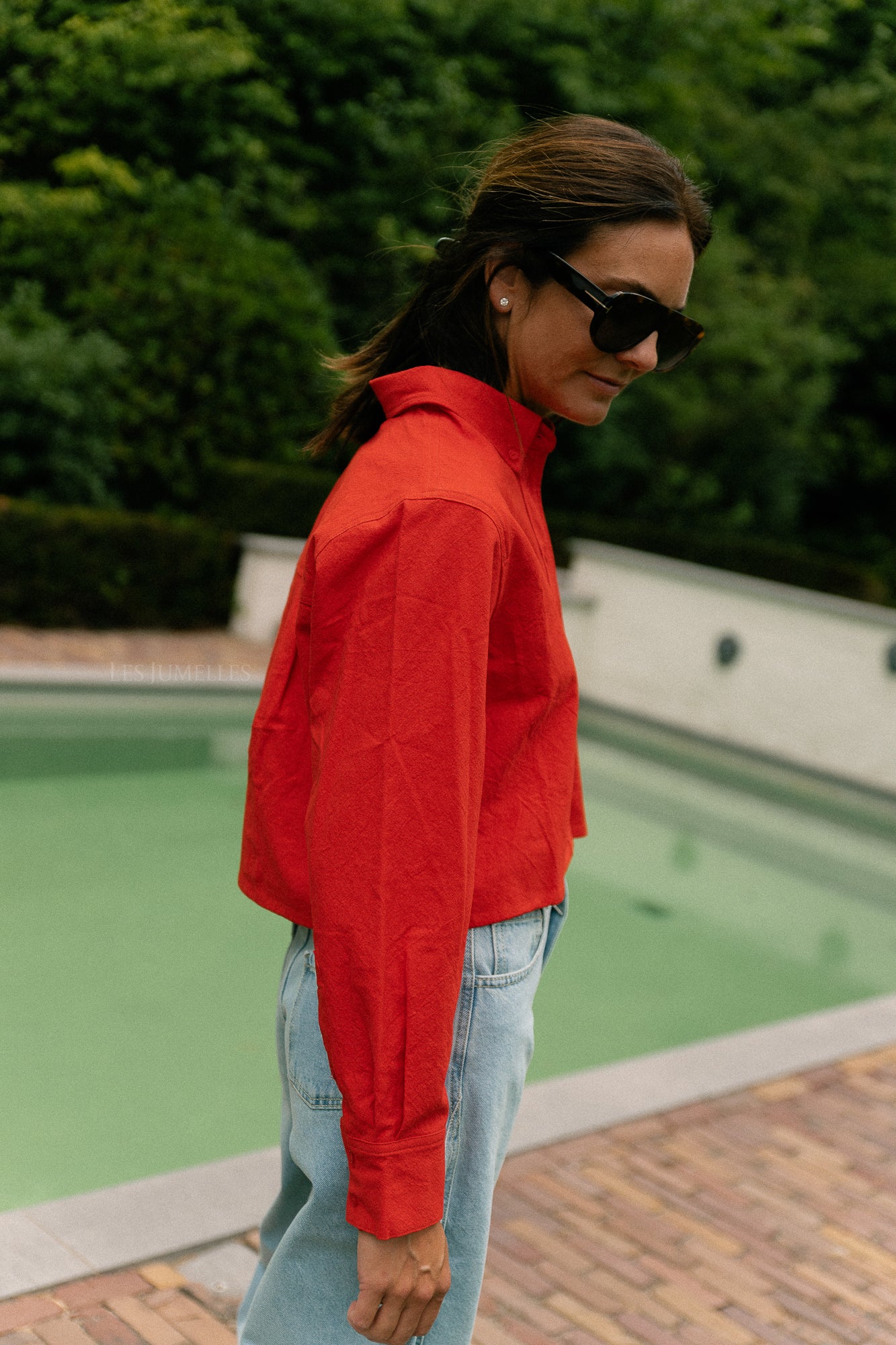 Mia cropped shirt fiery red