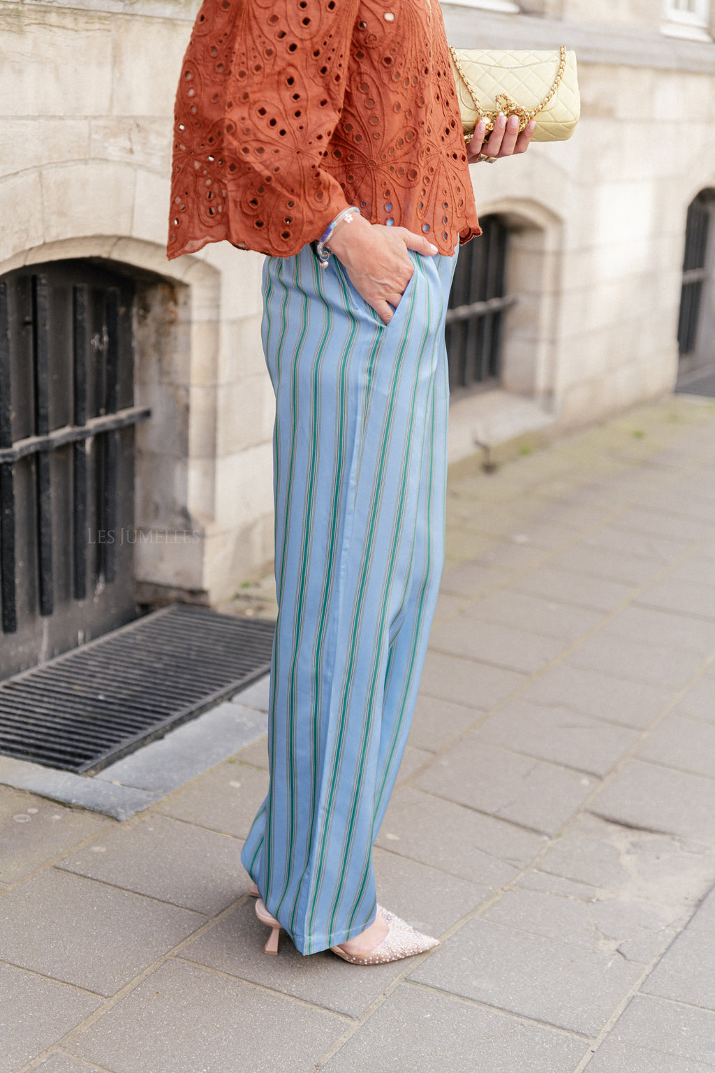 Pantalon jambe droite avec taille élastique rayures bleues