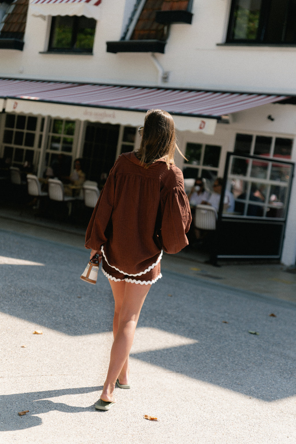 Tatum tetra shirt swirl hot chocolate