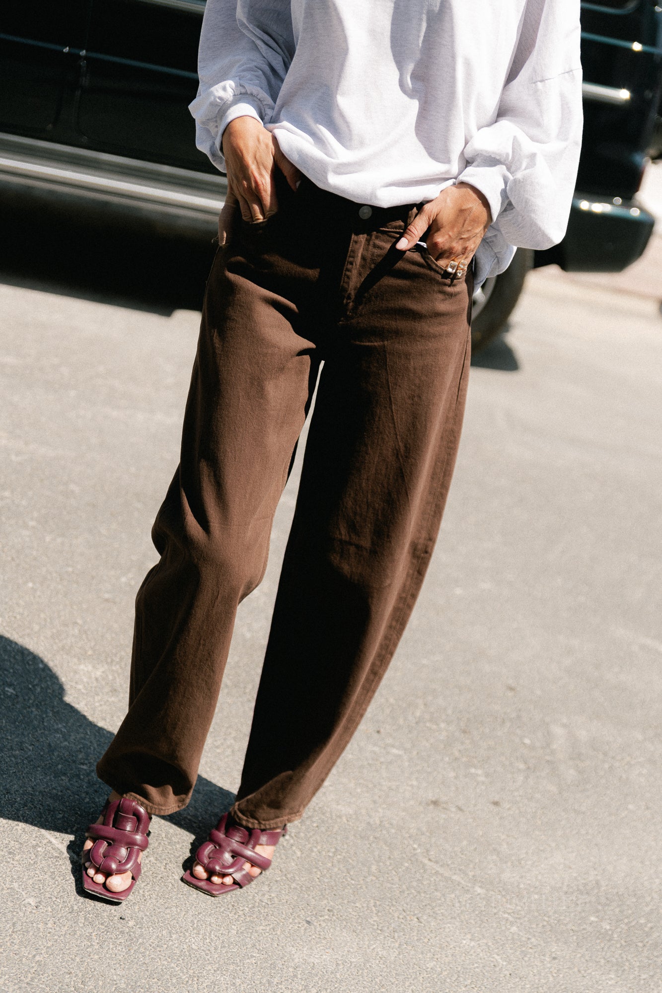 PCGrace MW barrel ankle jeans hot fudge