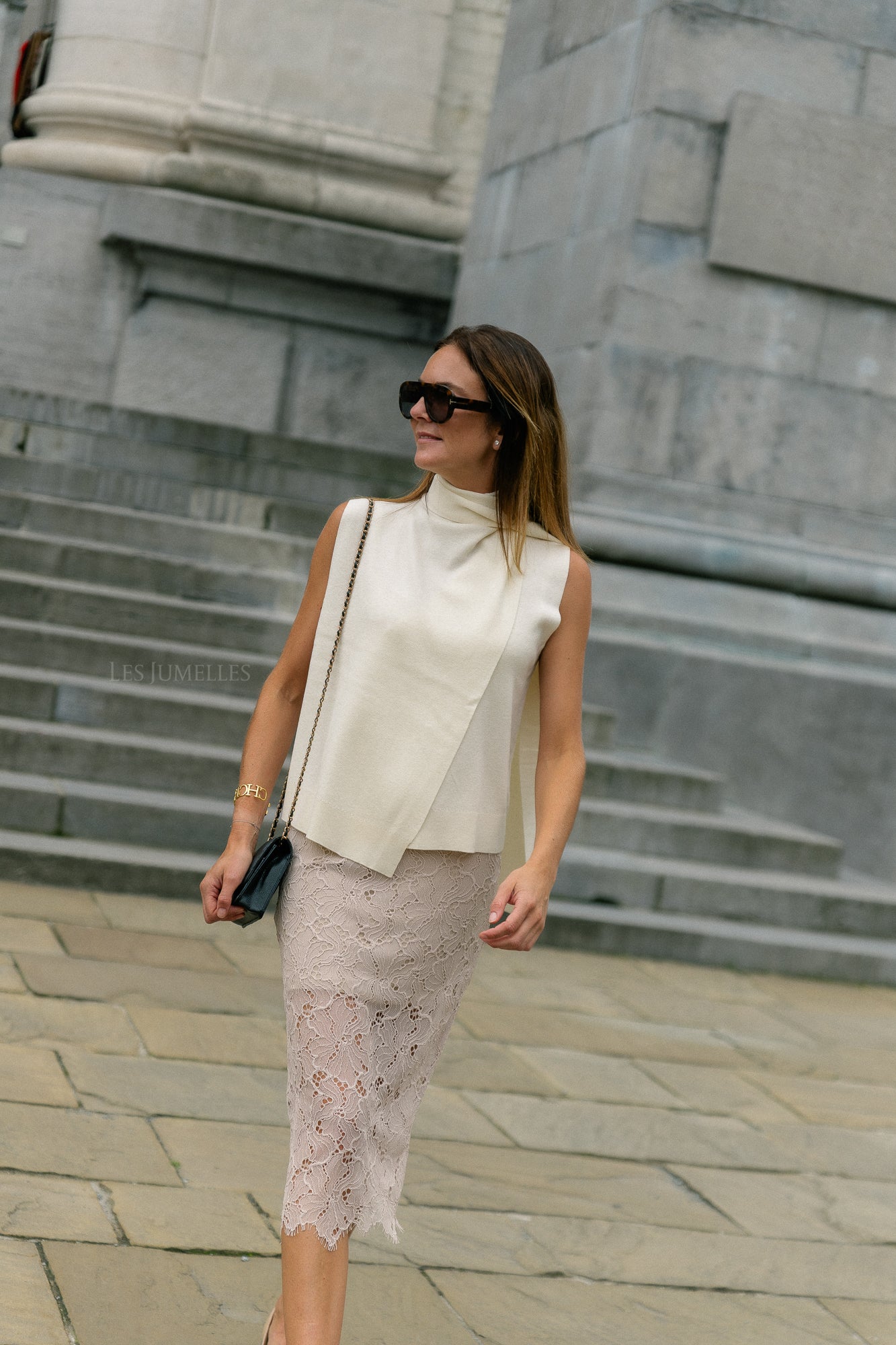 Pheres sleeveless draped jumper off white