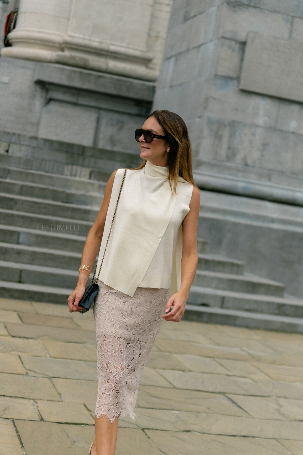Pheres sleeveless draped jumper off white