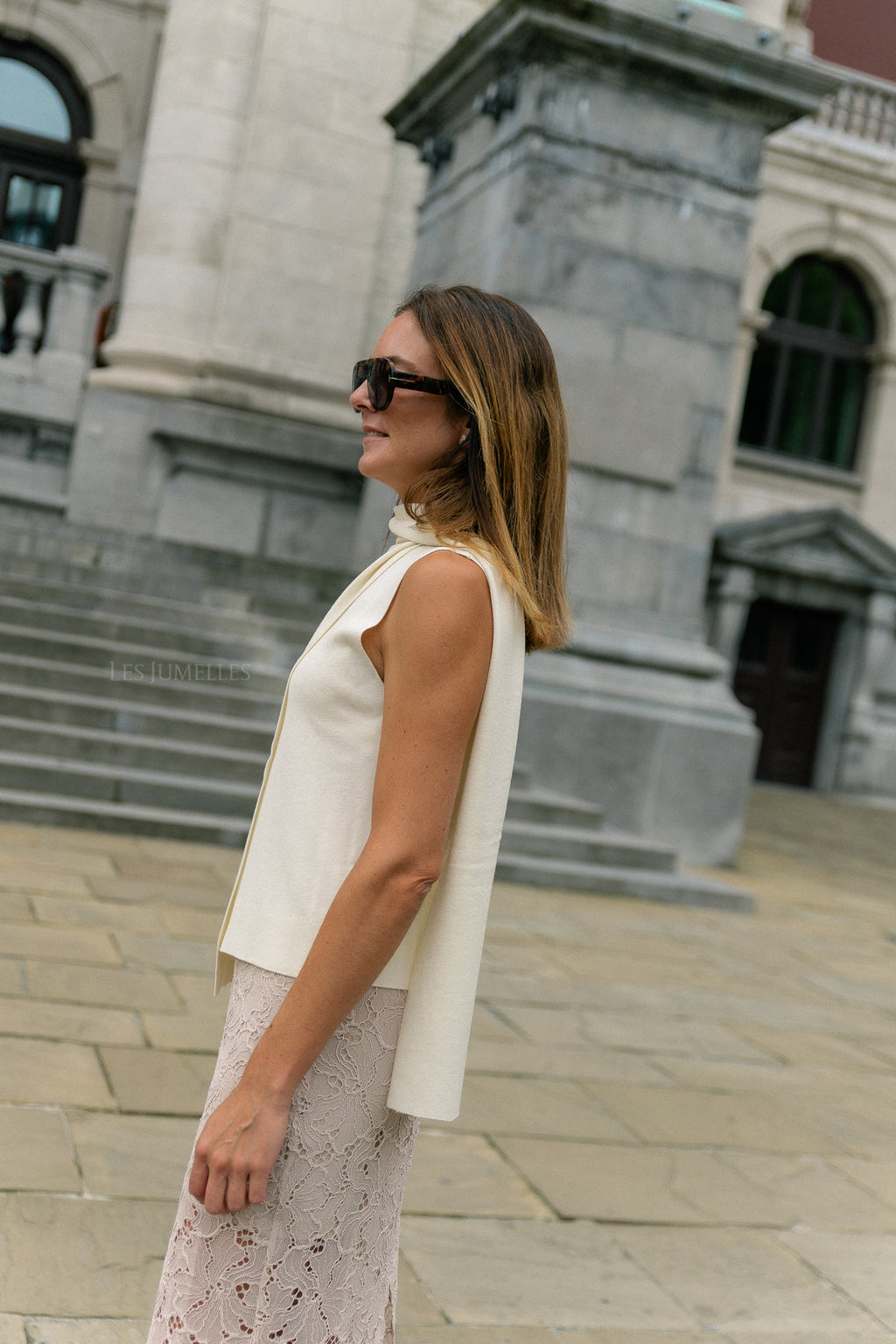 Pheres sleeveless draped jumper off white