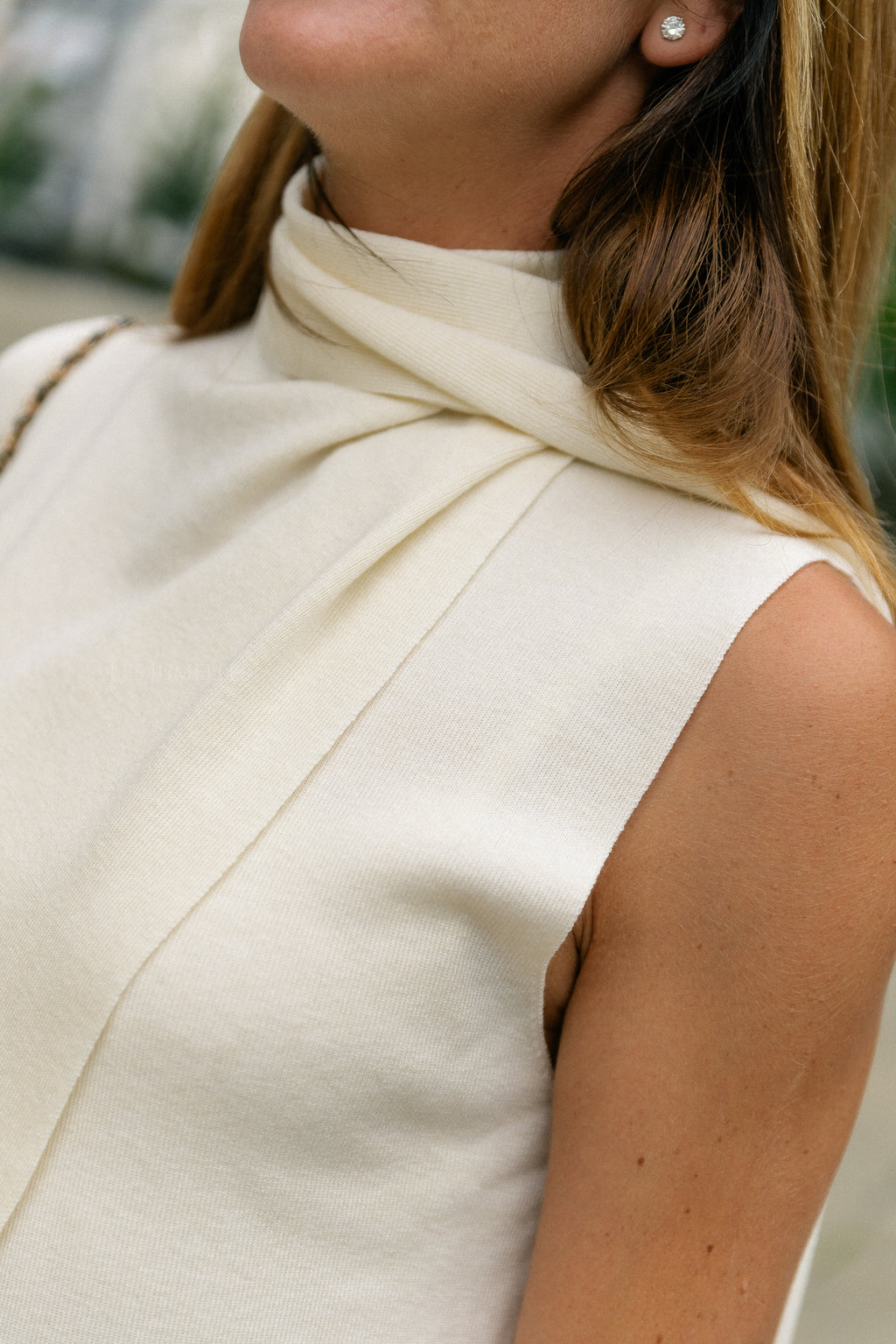Pheres sleeveless draped jumper off white