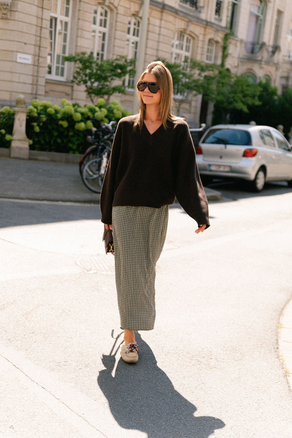 Rae jumper black coffee