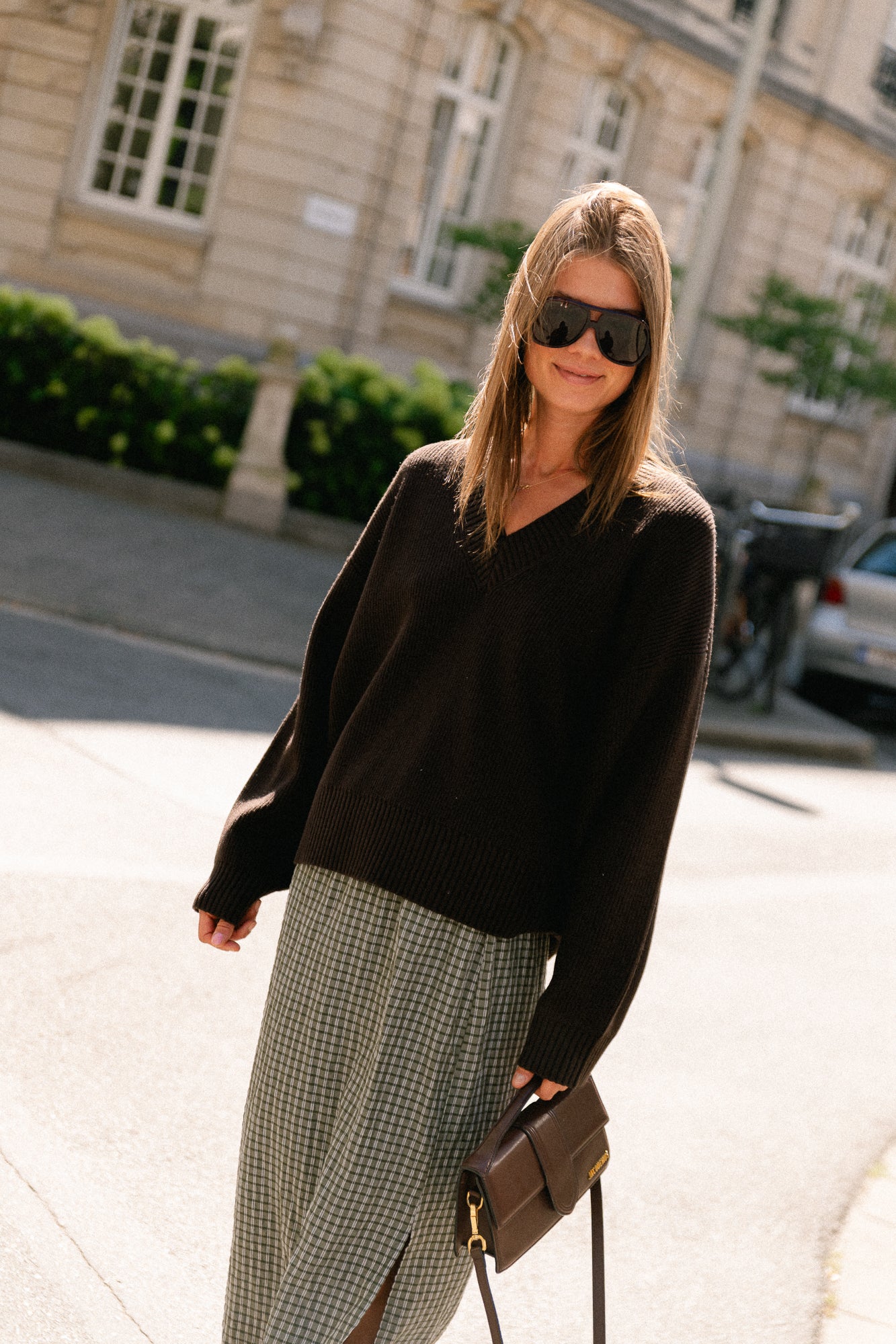 Rae jumper black coffee