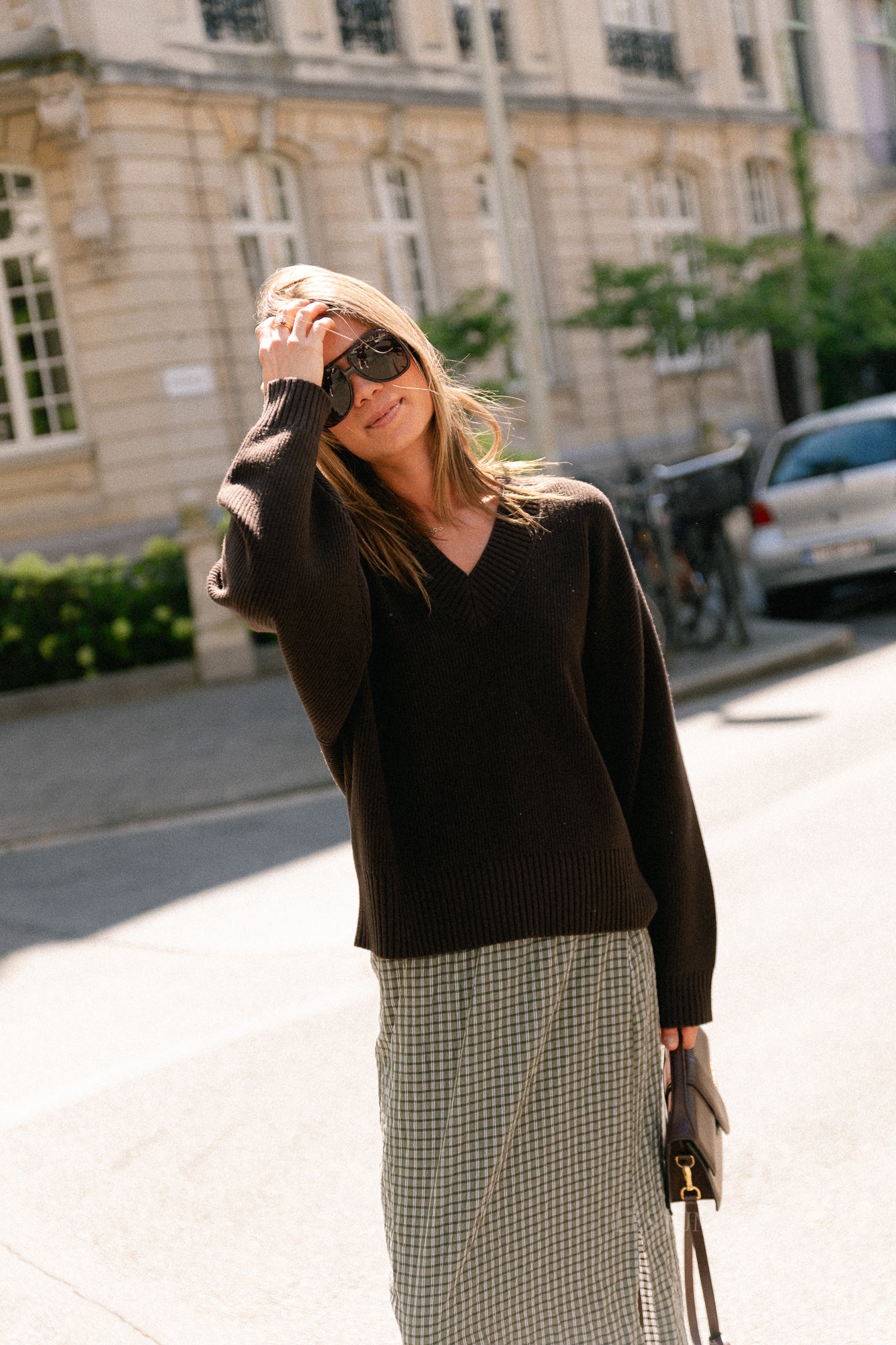 Rae jumper black coffee