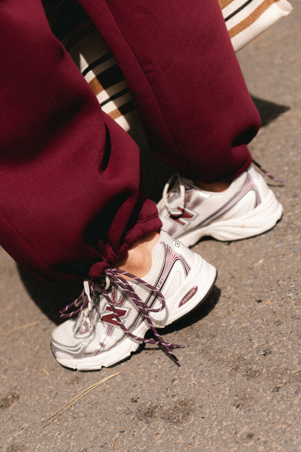 Les Jumelles sweatpants burgundy