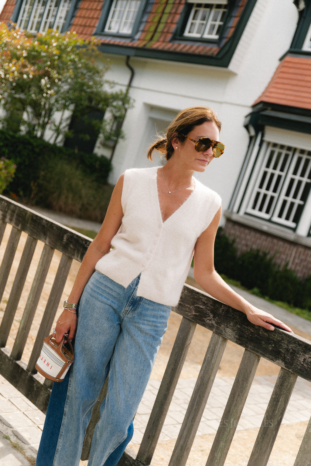Rhoda sleeveless vest off white