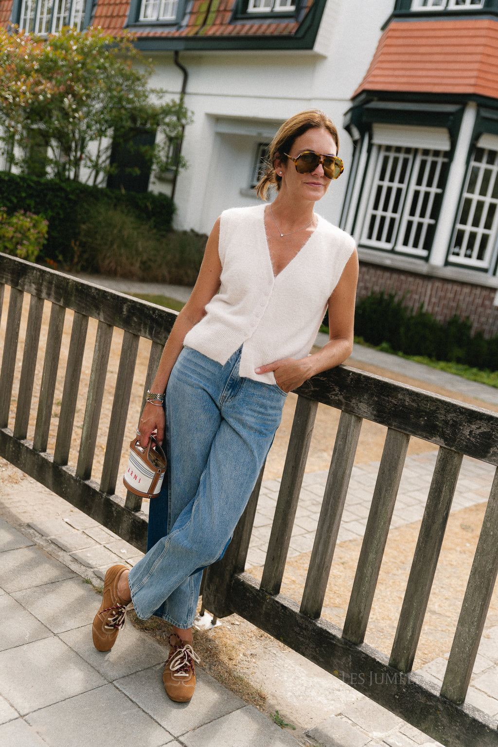 Rhoda sleeveless vest off white