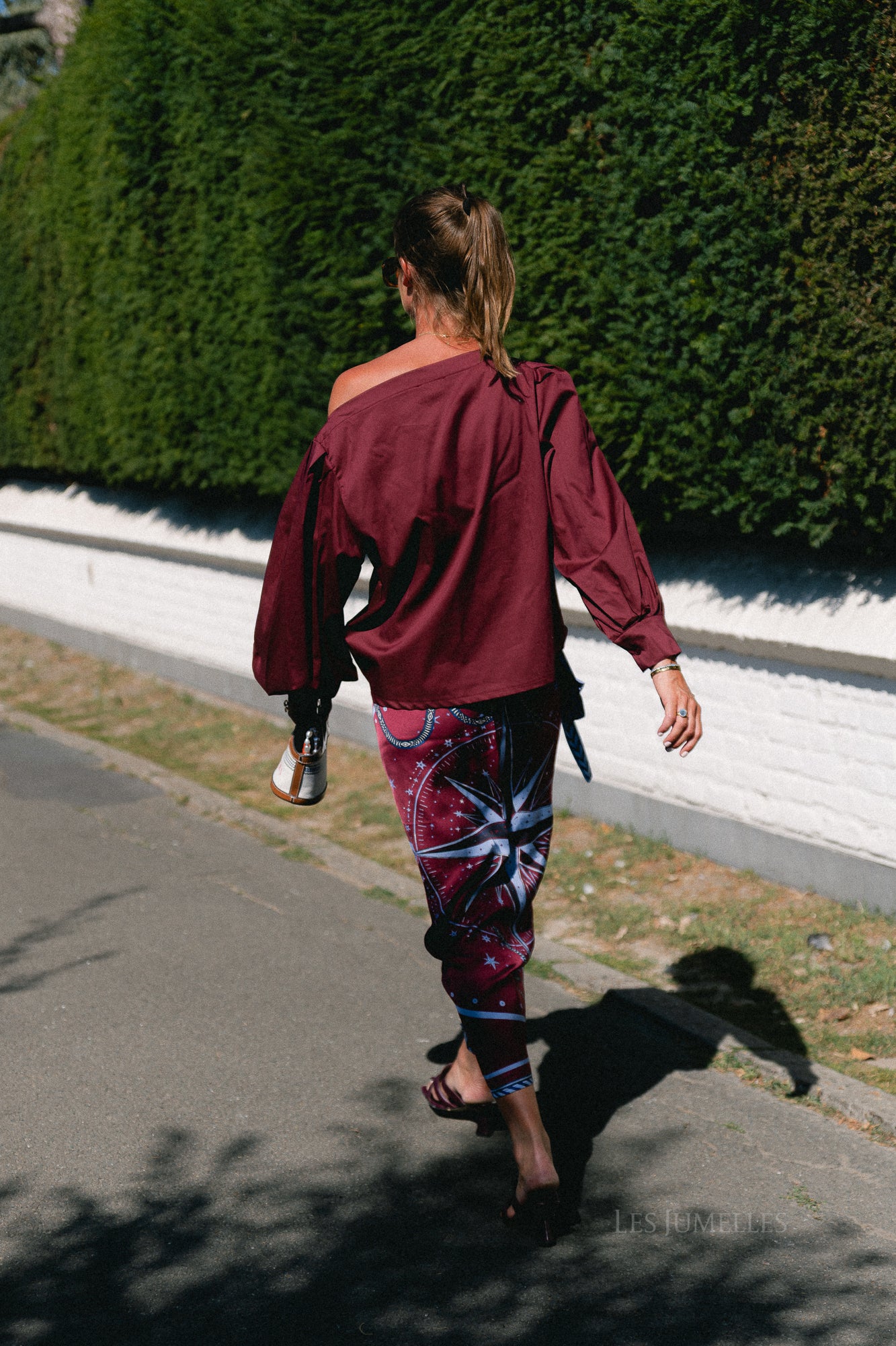 Hannah off-shoulder blouse burgundy