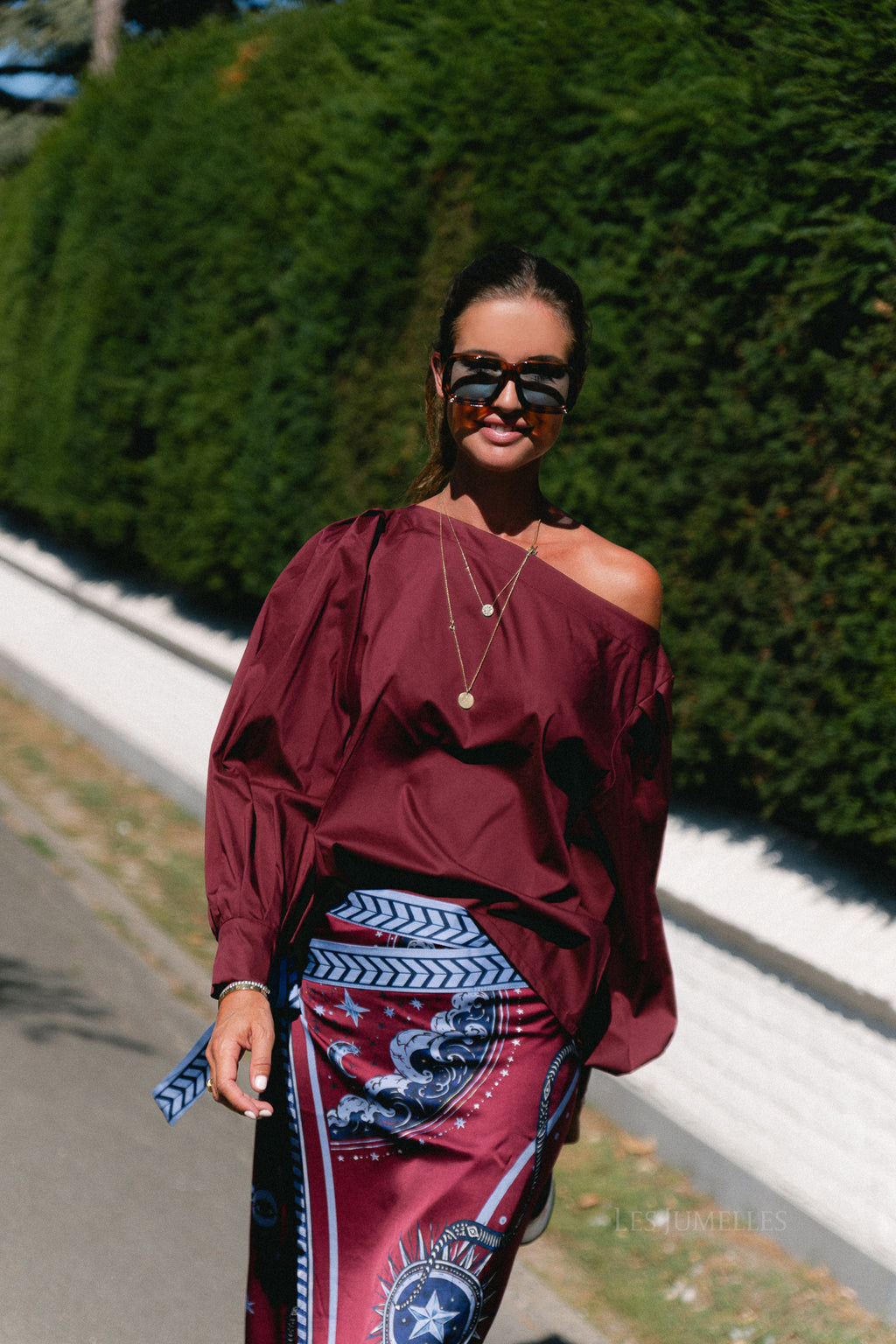Hannah off-shoulder blouse burgundy