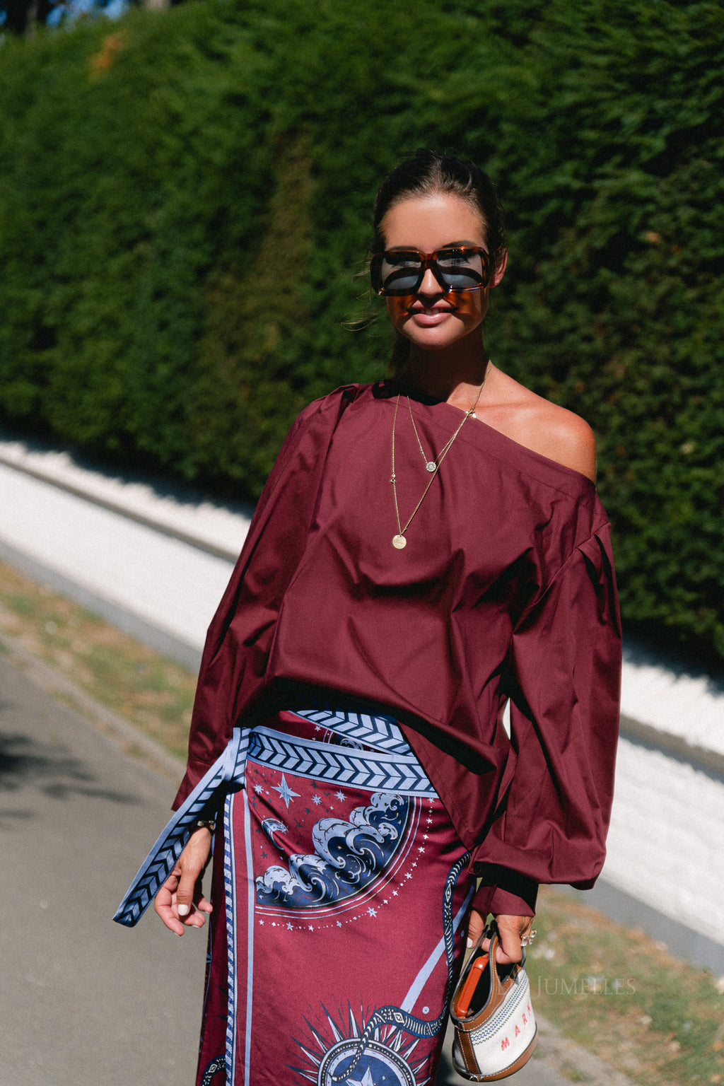 Hannah off-shoulder blouse burgundy