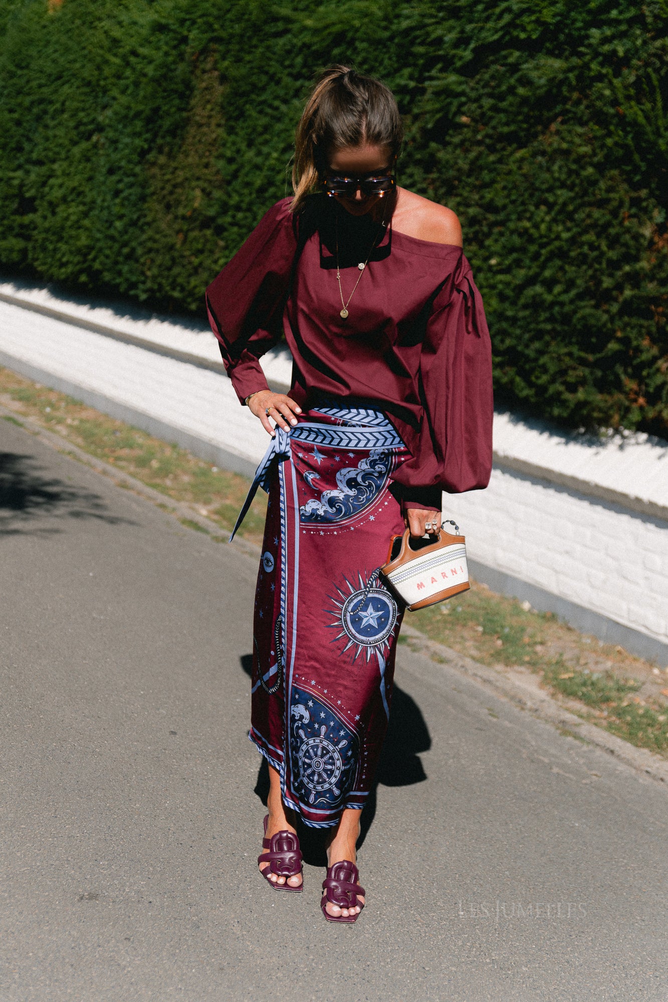 Hannah off-shoulder blouse burgundy