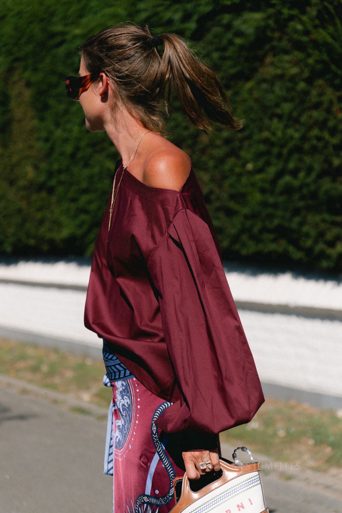 Hannah off-shoulder blouse burgundy