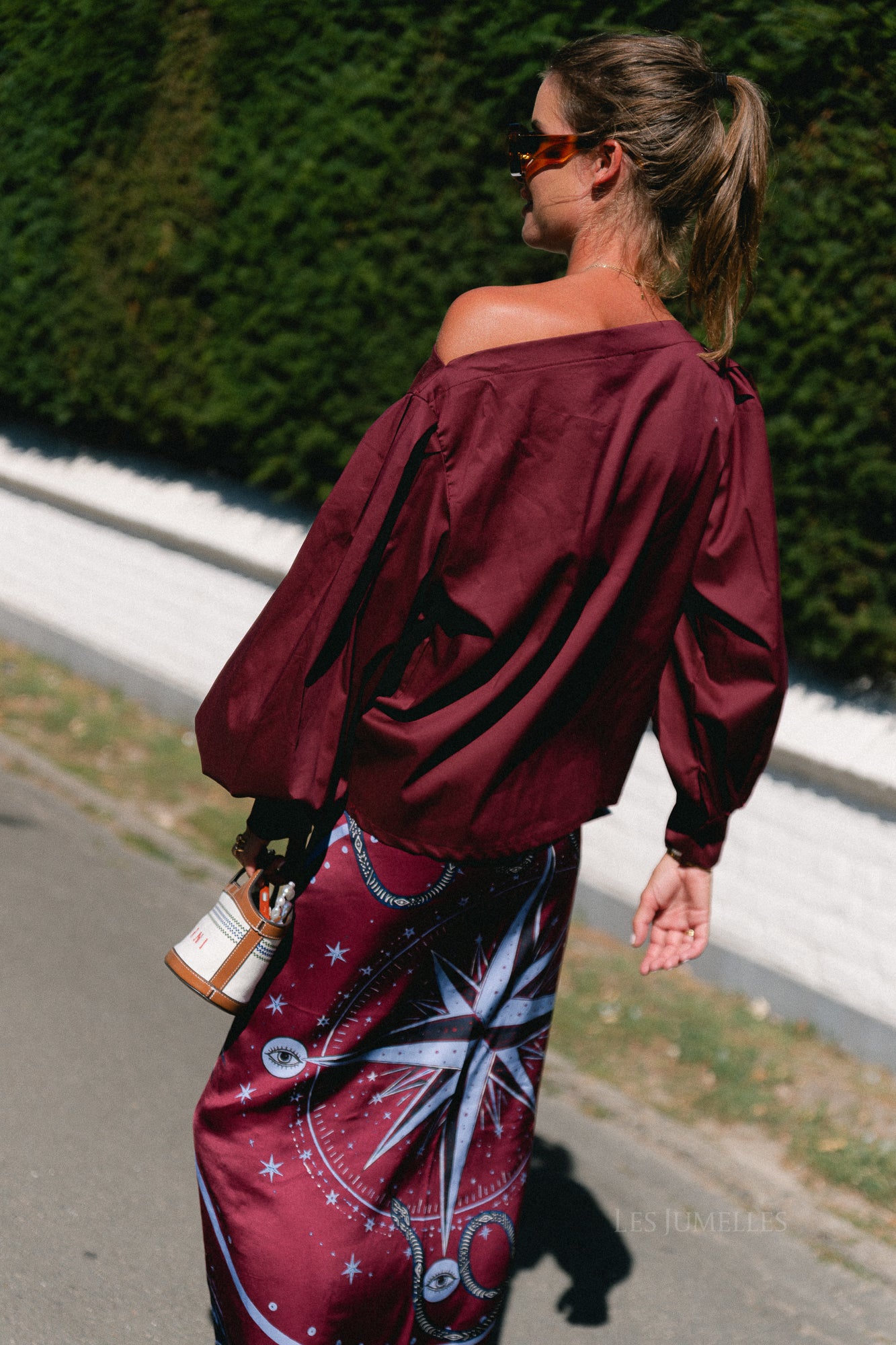 Hannah off-shoulder blouse burgundy