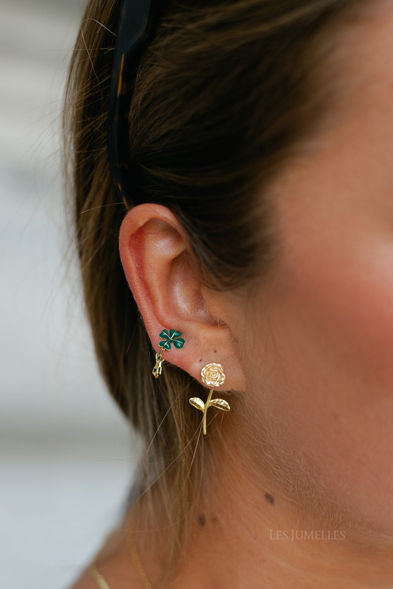 Single honourable rose stud gold plated