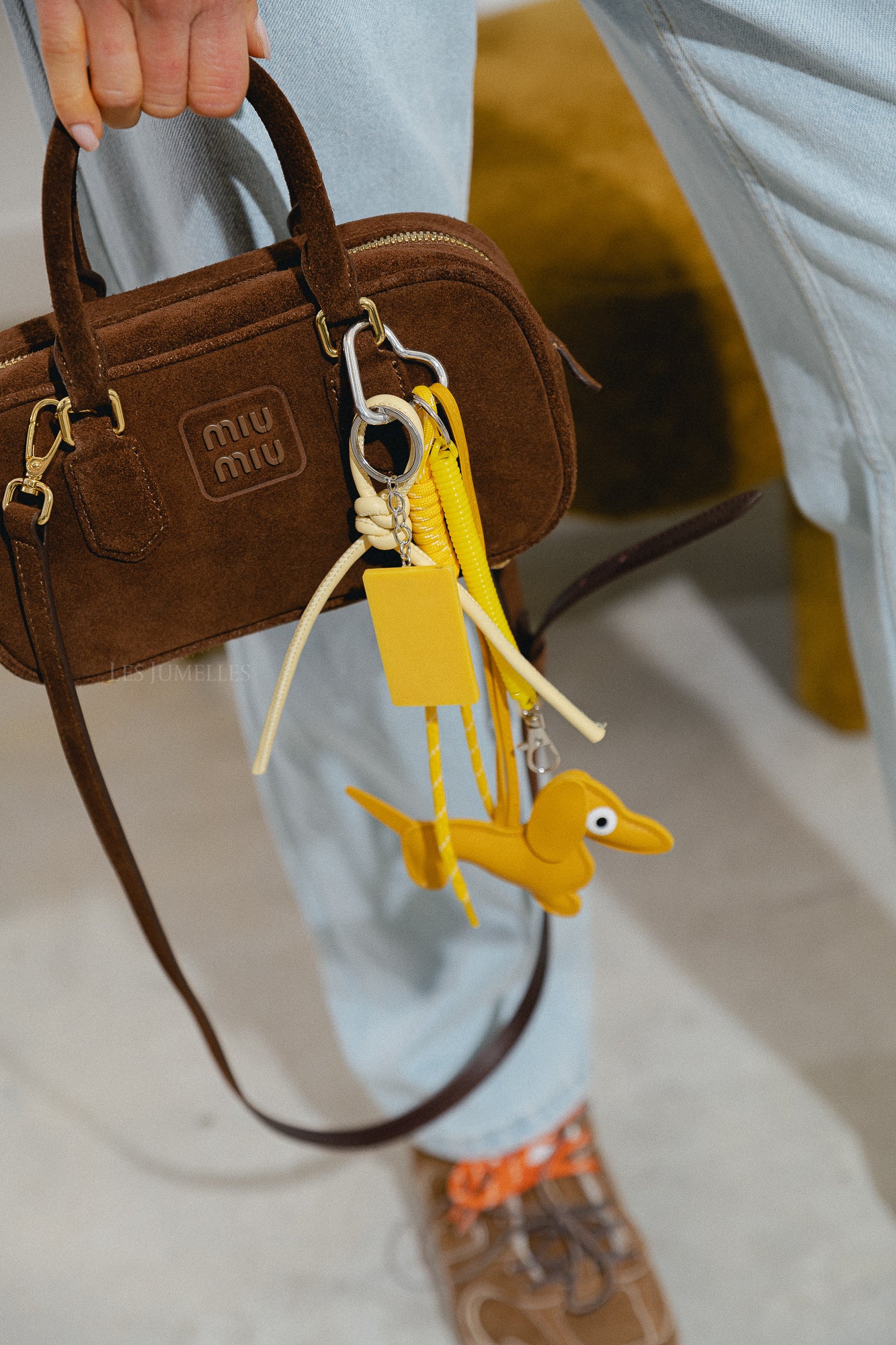 Dachshund/chocolate bar keychain ochre