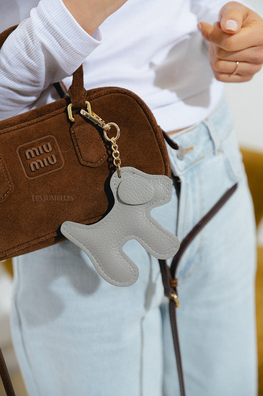 Les Jumelles Leather dog keychain grey