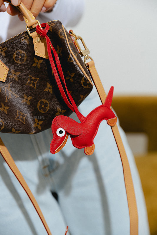 Les Jumelles Dachshund keychain red