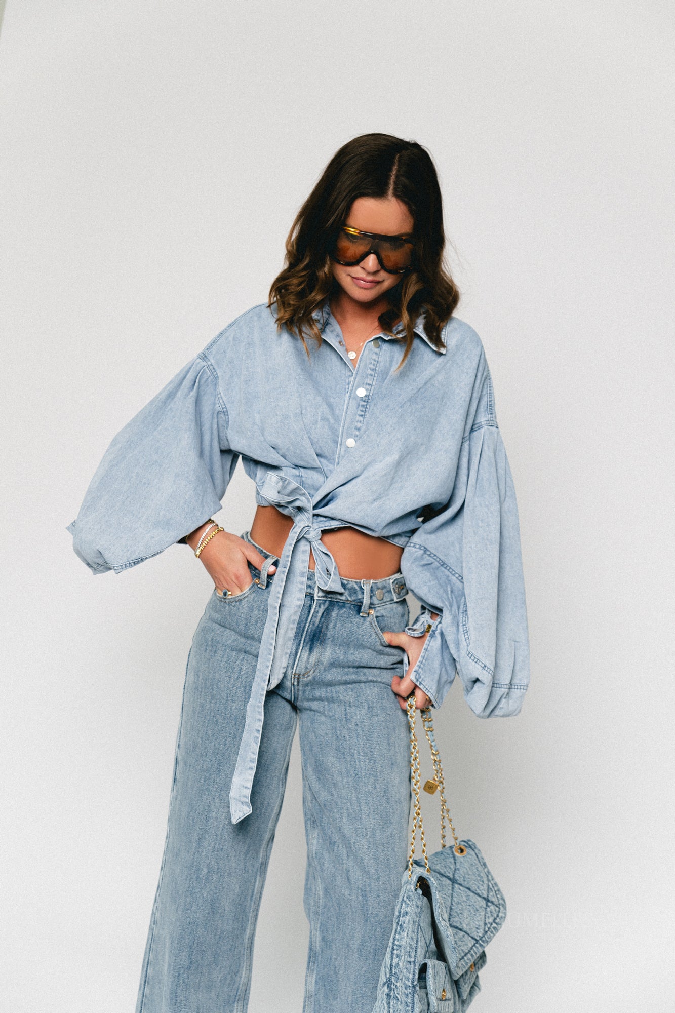 Bella balloon sleeve wrap shirt light blue denim – Les Jumelles