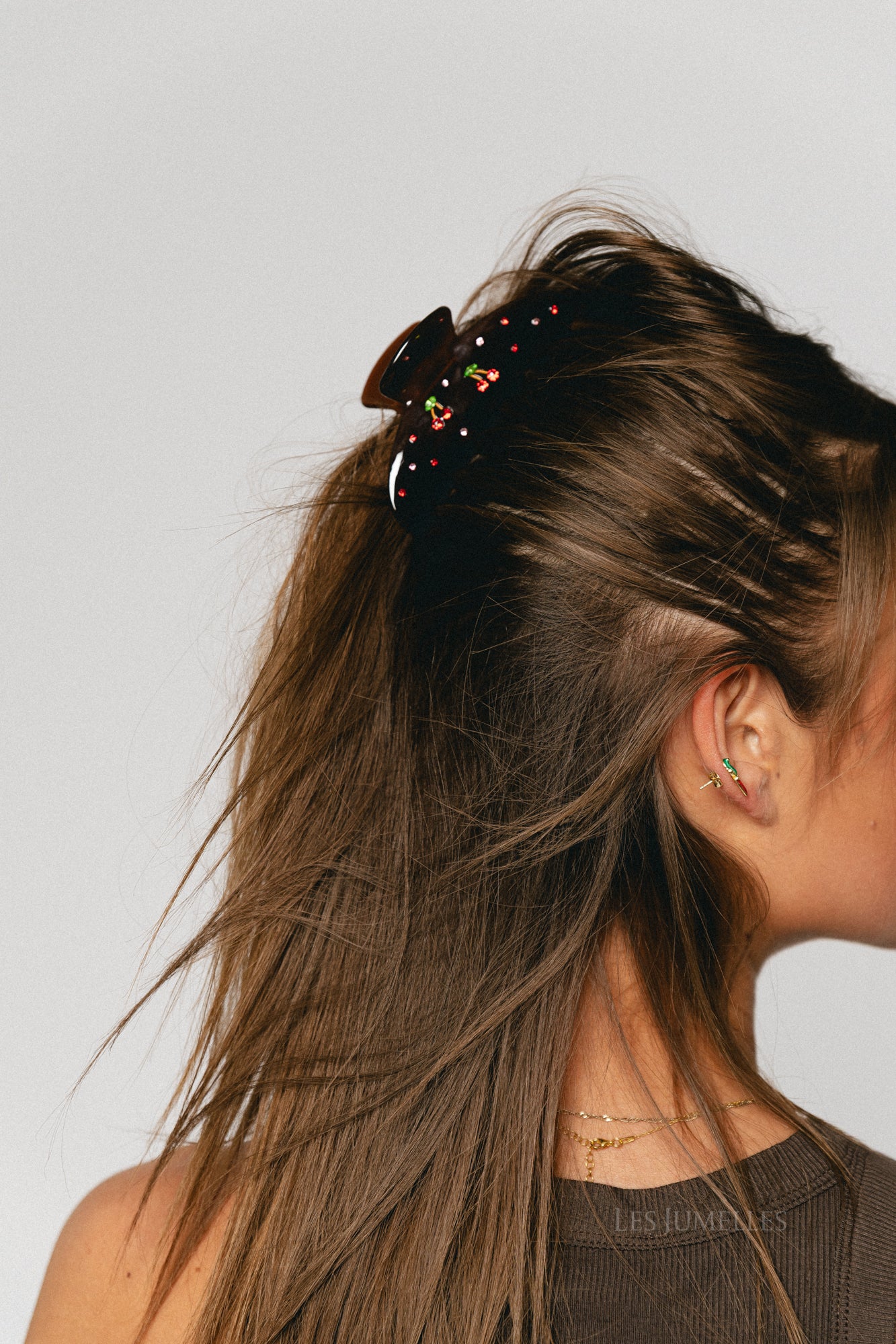 Cherry hair claw brown