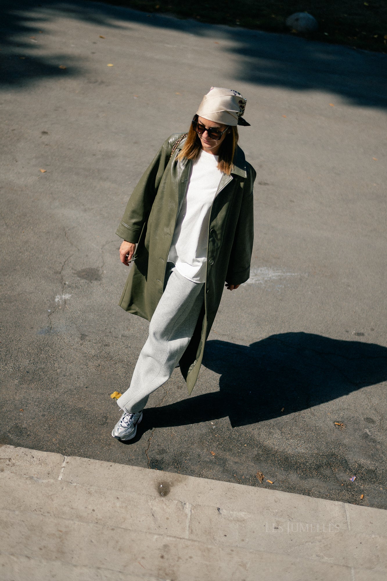 Elea coat grape leaf