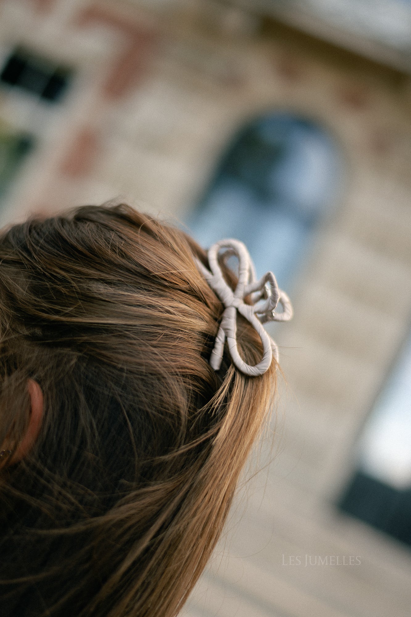 Luster bow hair claw simply taupe beige