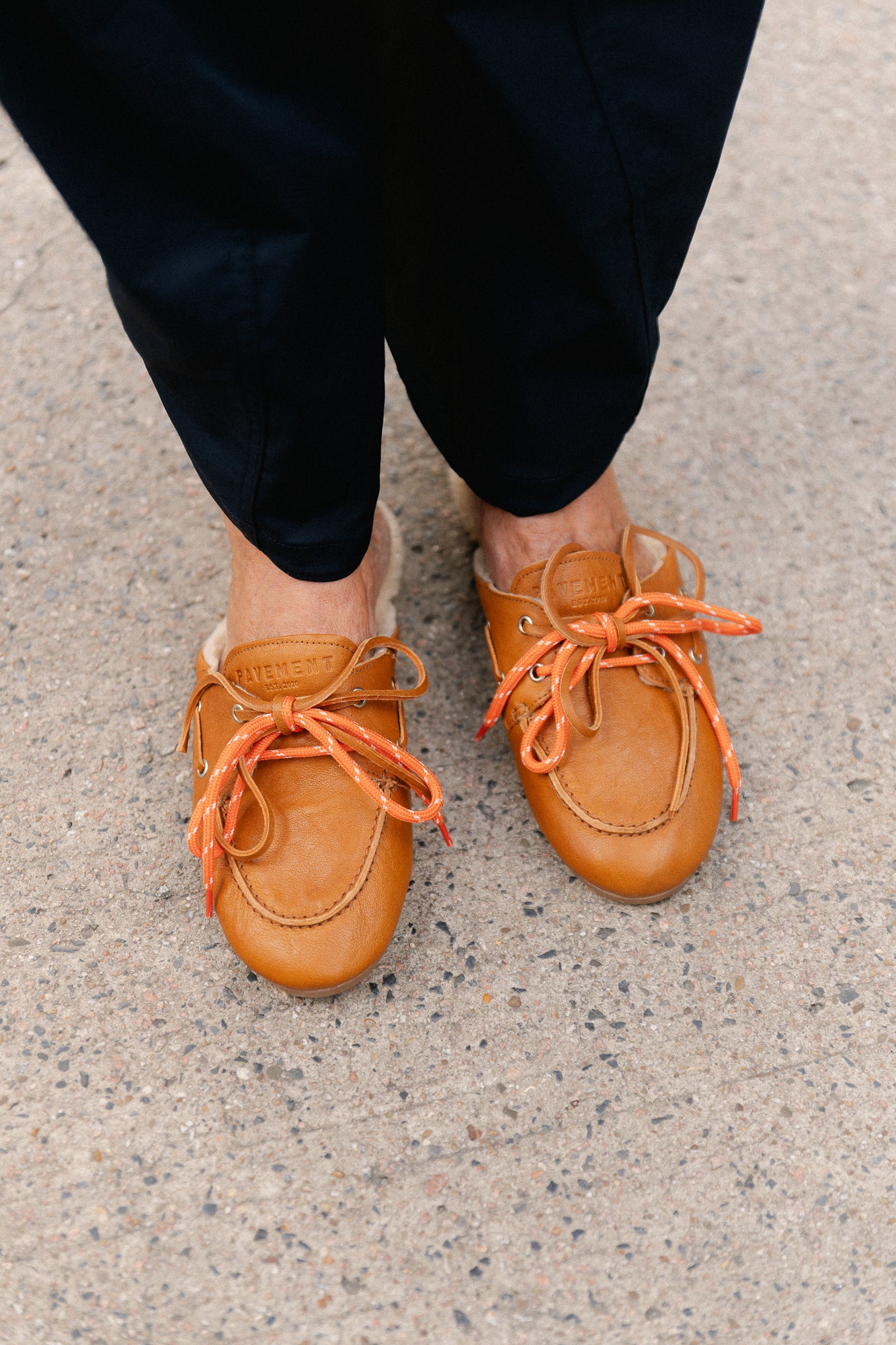 PAYasma lace fur loafers tan