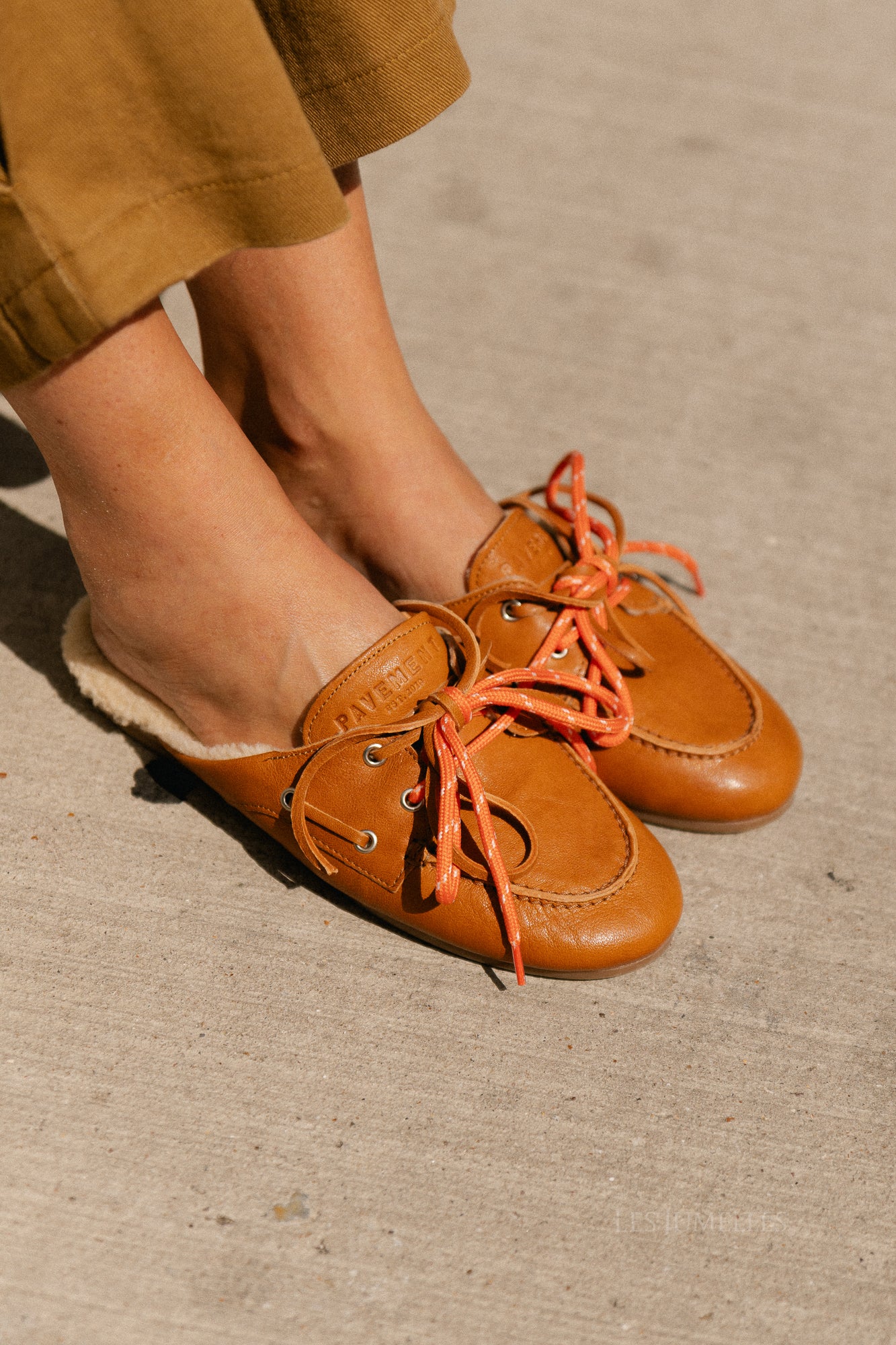 PAYasma lace fur loafers tan
