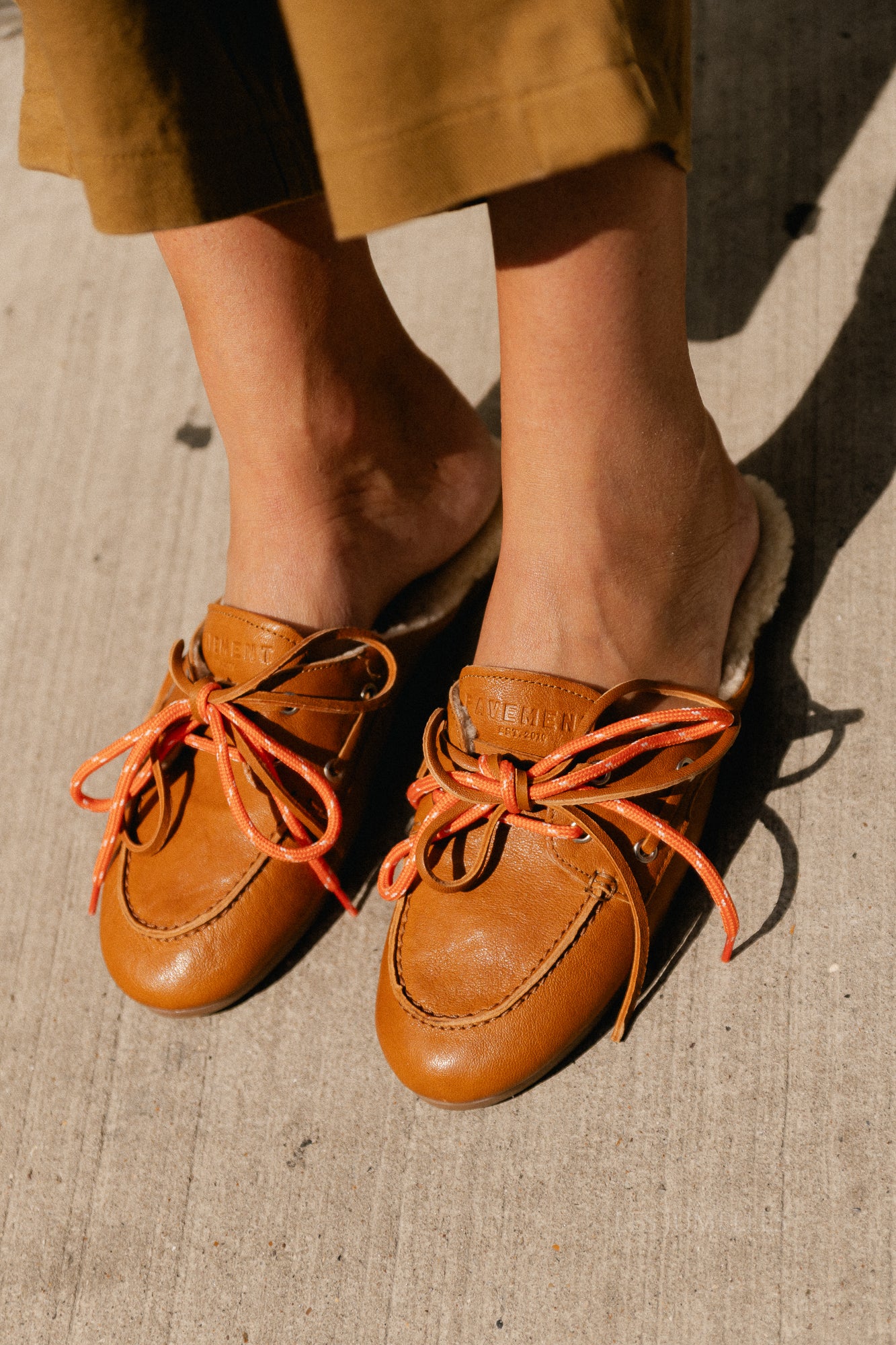 PAYasma lace fur loafers tan