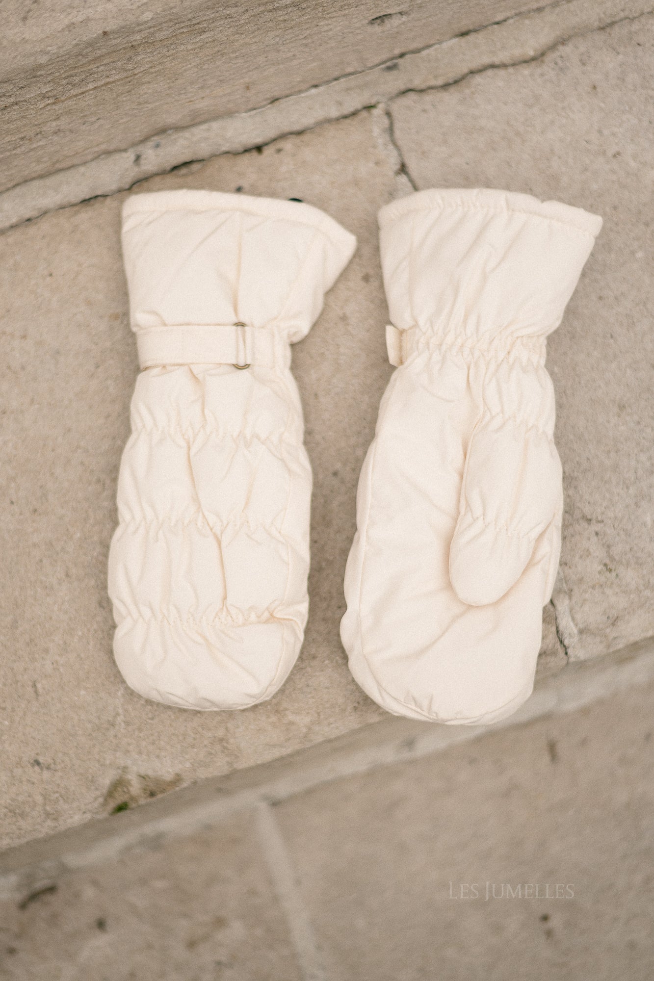 Padded Nylona mitten cream
