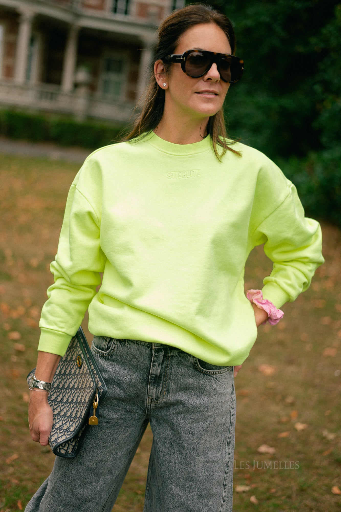 Basic worn out sweater yellow