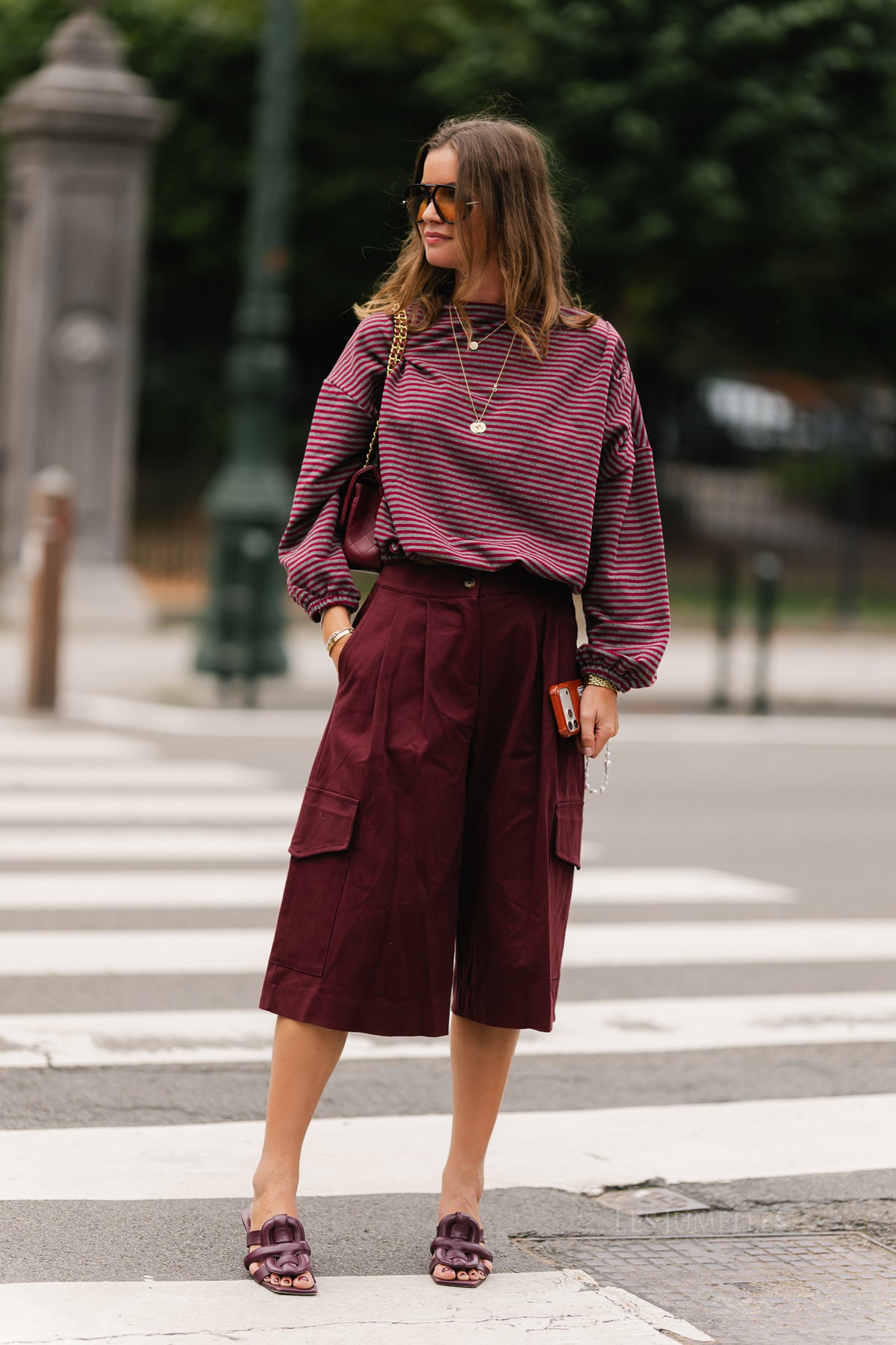 Callie cargo jorts burgundy