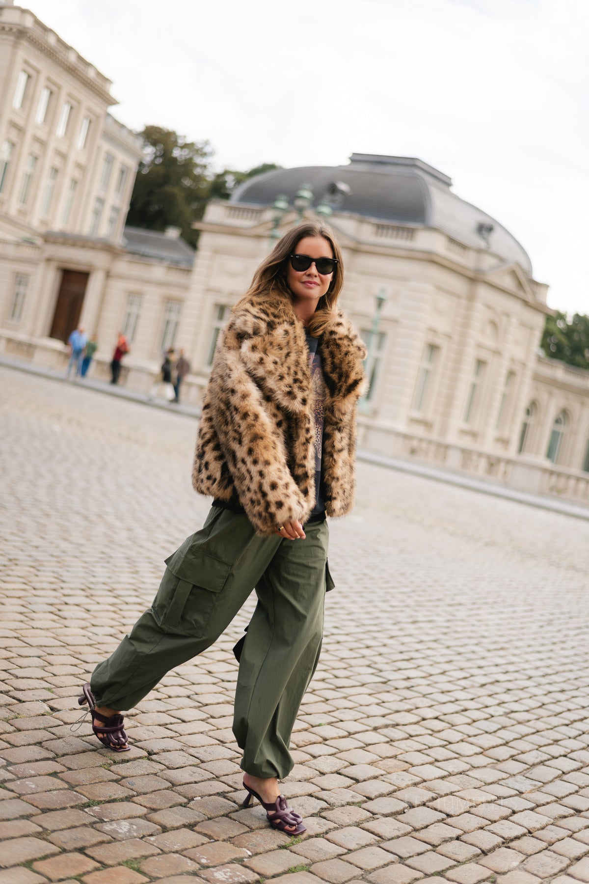 LarrieSW faux fur leopard jacket