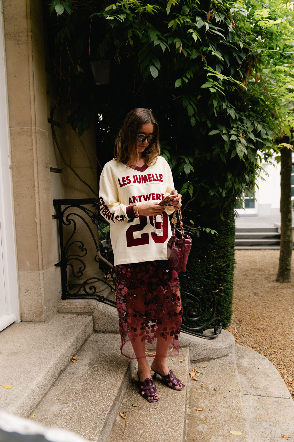 Les Jumelles varsity sweatshirt butter yellow/burgundy