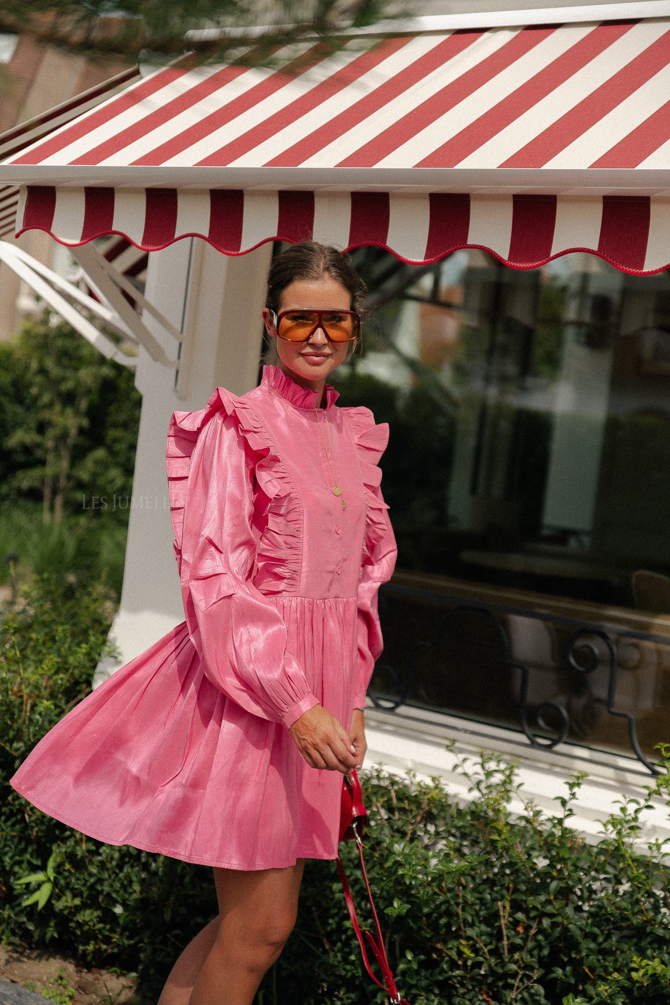 Short dress with ruffles pink – Les Jumelles