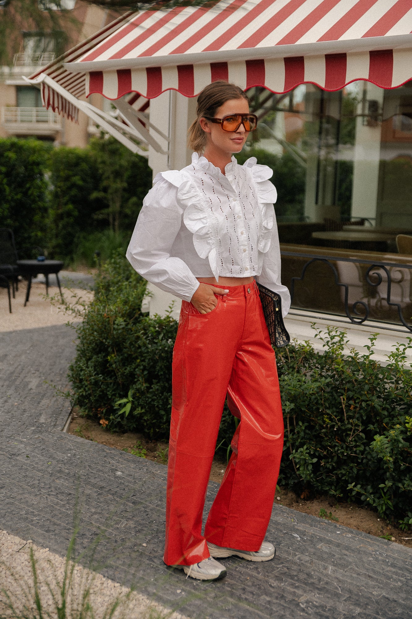 Pantalon en cuir avec jean look tomate cerise