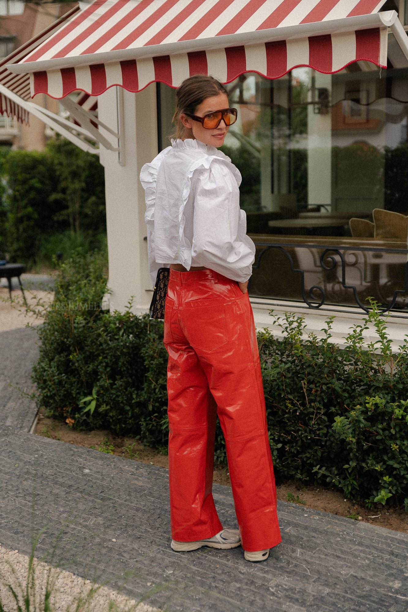 Pantalon en cuir avec jean look tomate cerise