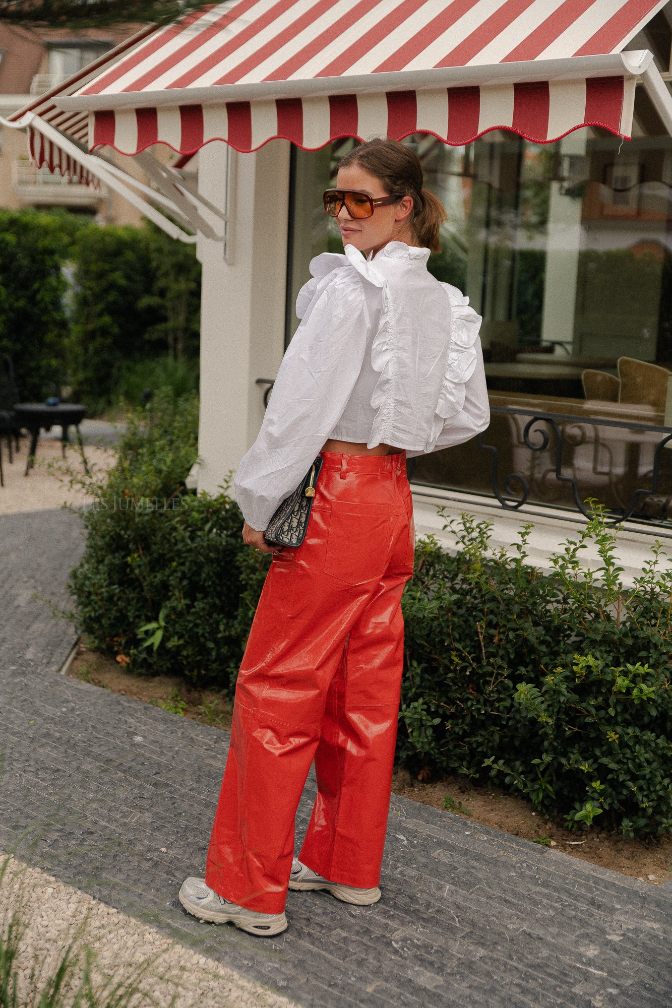 Pantalon en cuir avec jean look tomate cerise