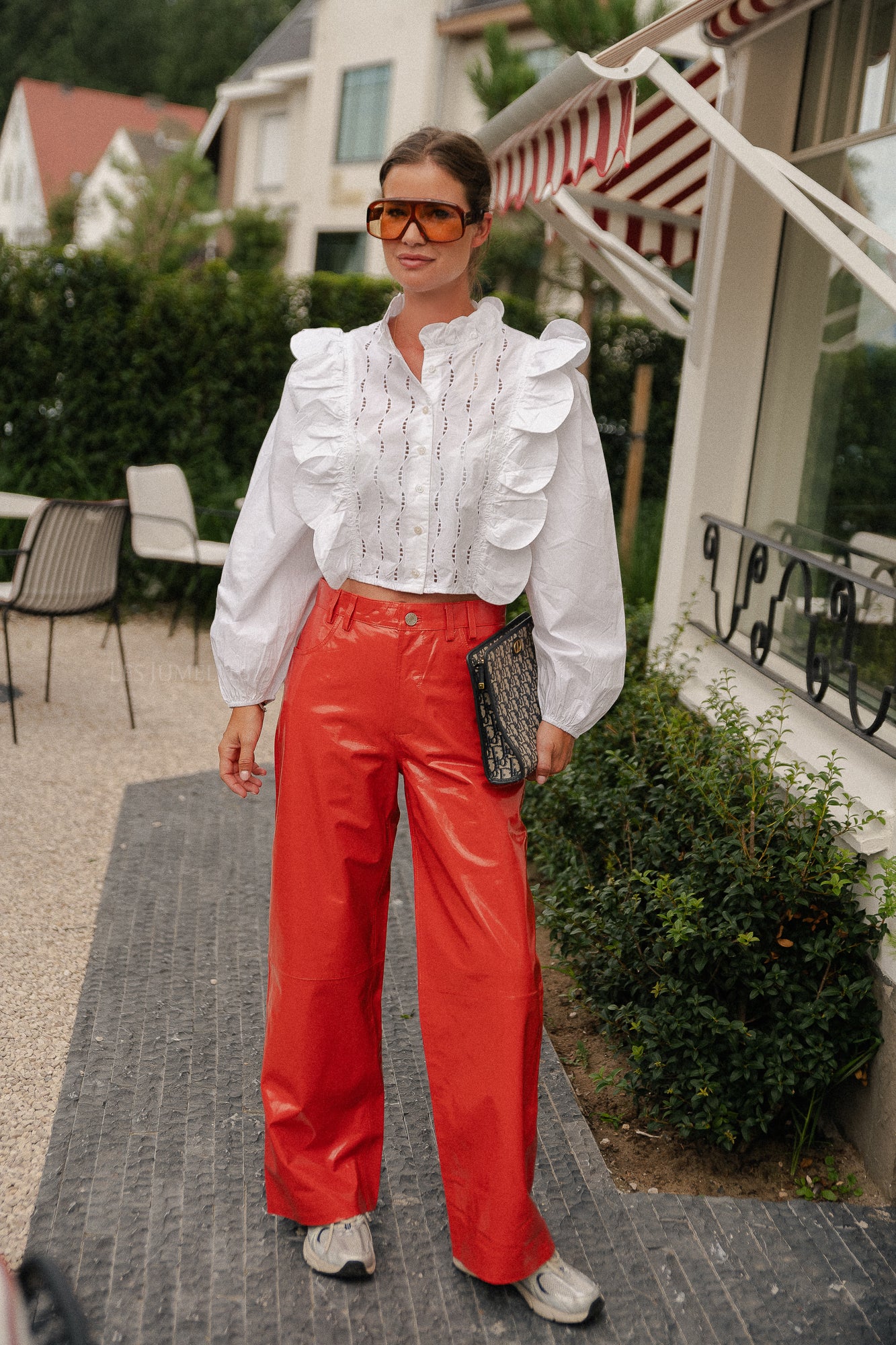 Pantalon en cuir avec jean look tomate cerise