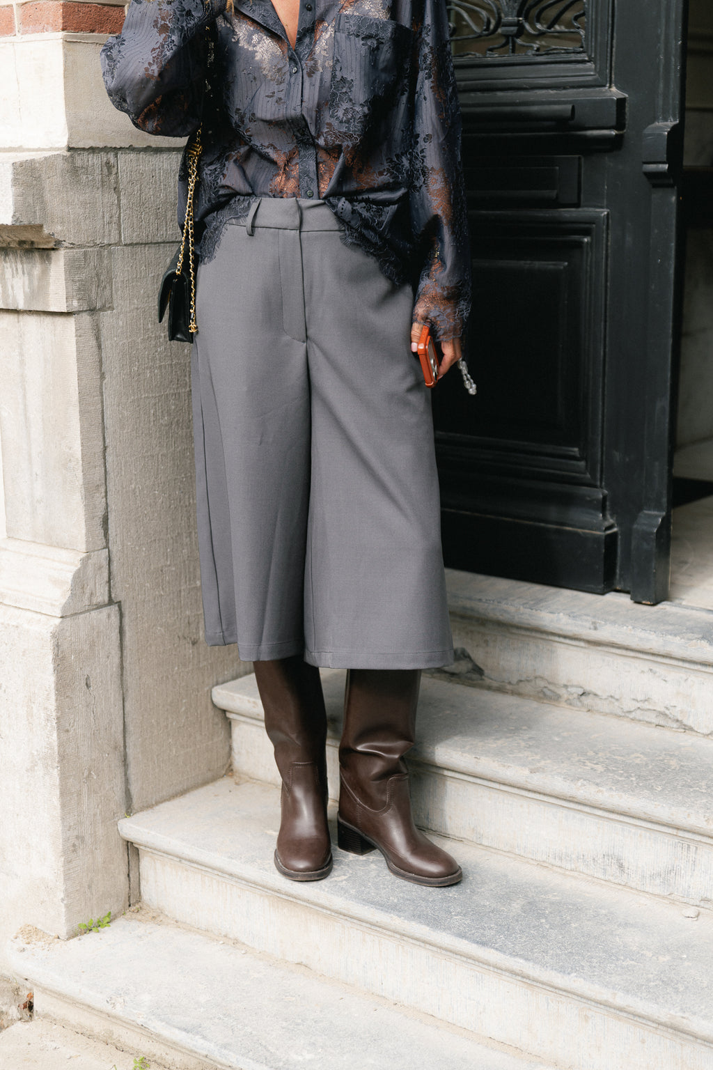 Nora jorts dark grey