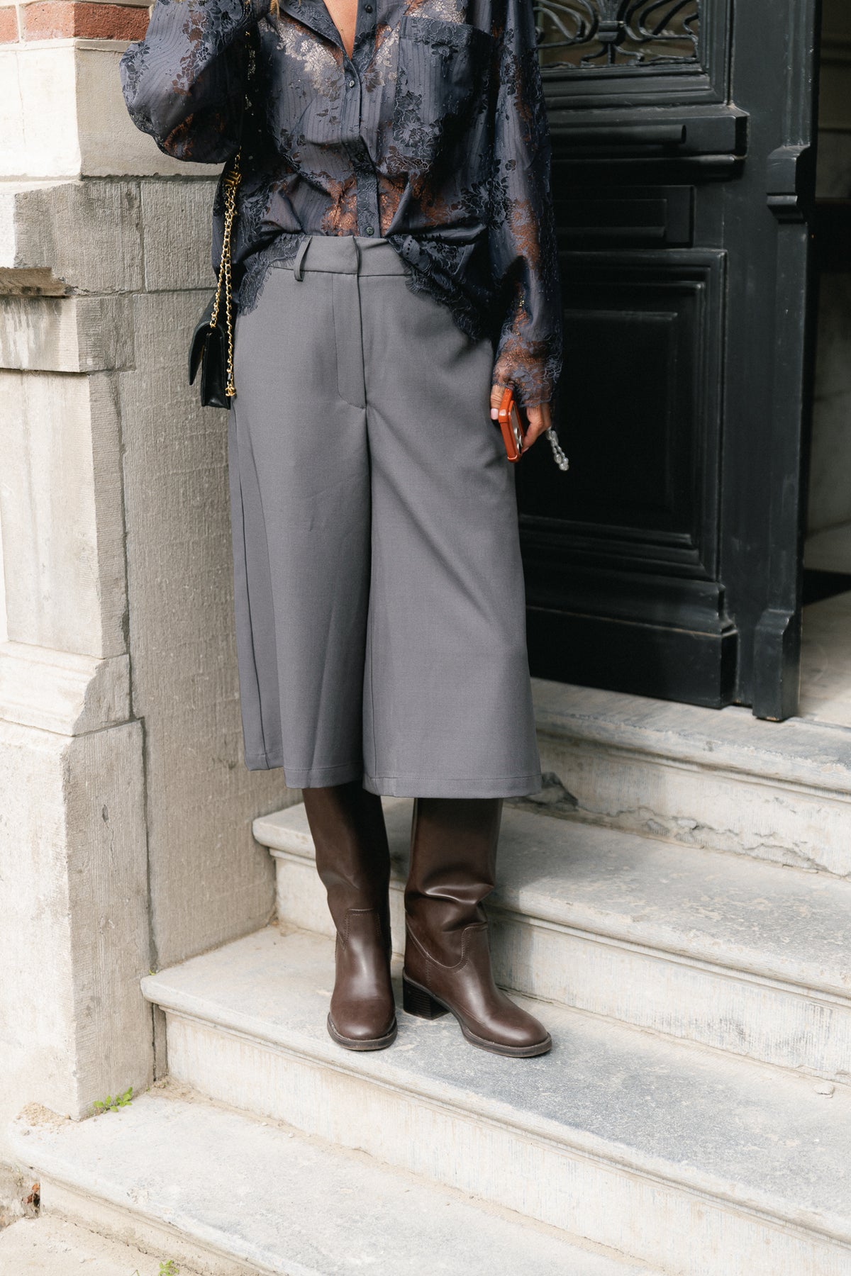 Nora jorts dark grey