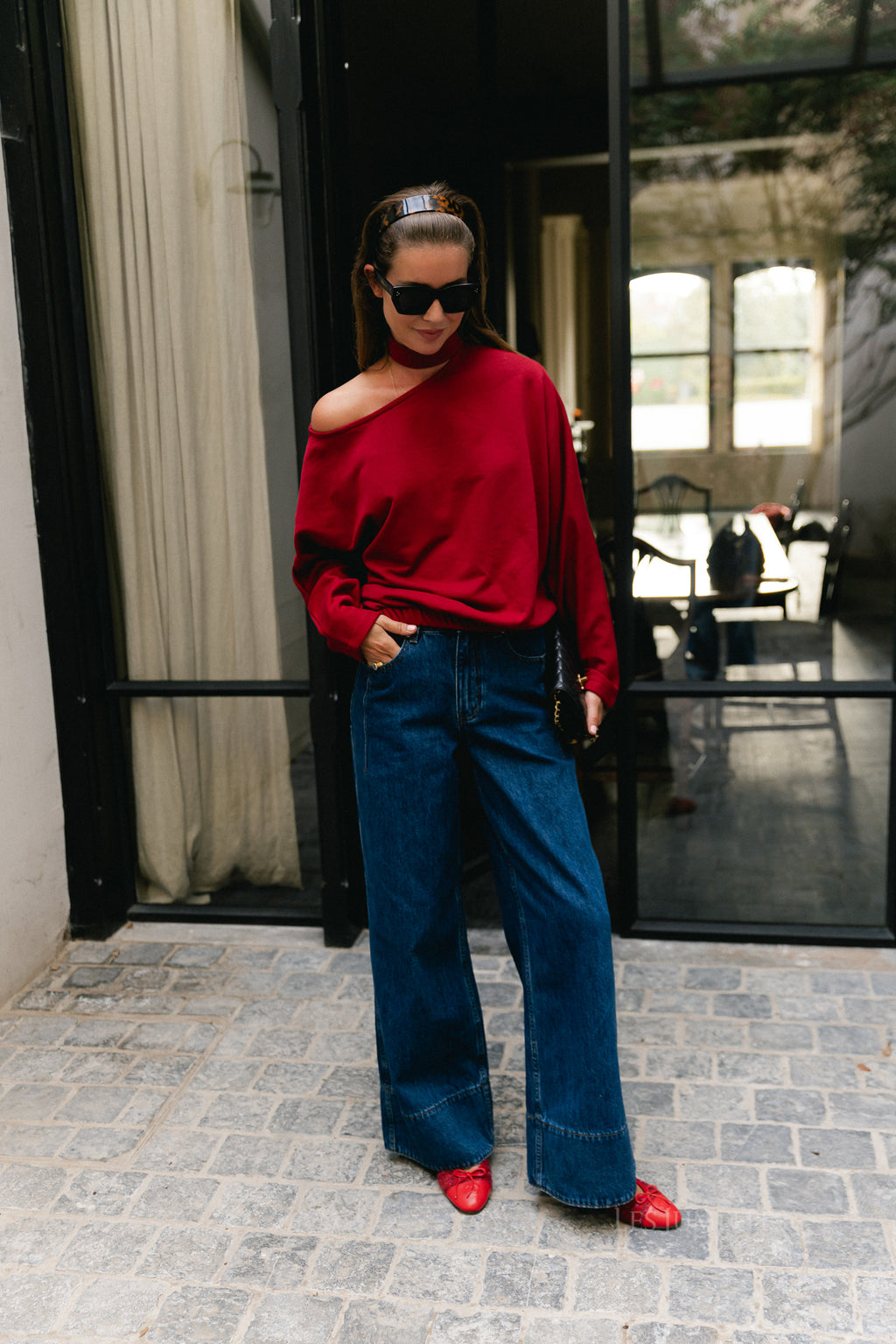 Ava LS open shoulder sweatshirt red dahlia