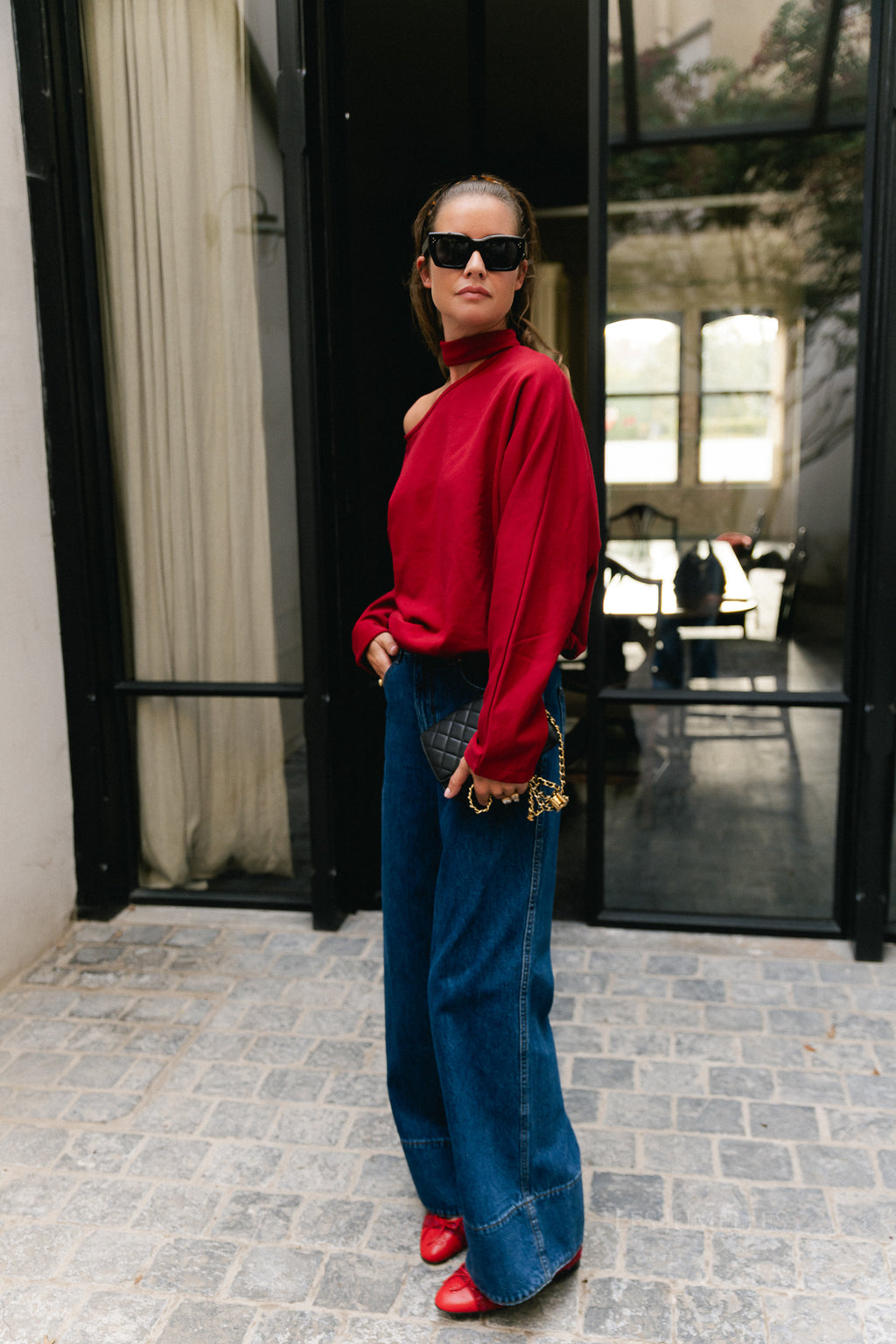 Ava LS open shoulder sweatshirt red dahlia