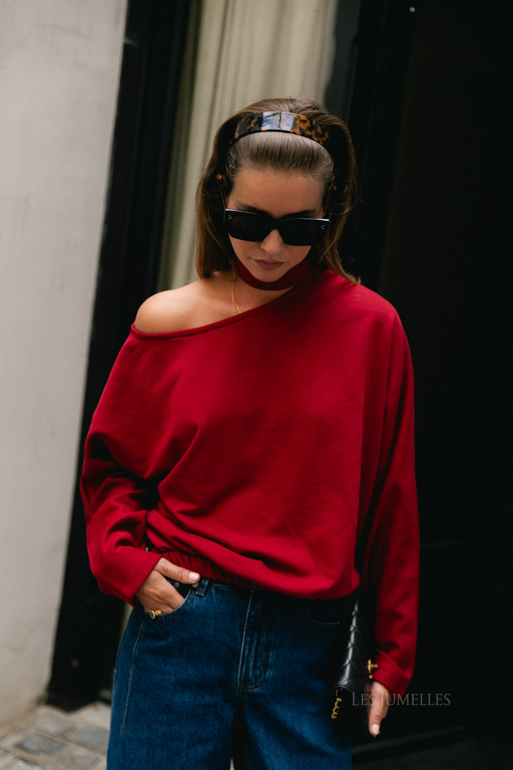 Ava LS open shoulder sweatshirt red dahlia