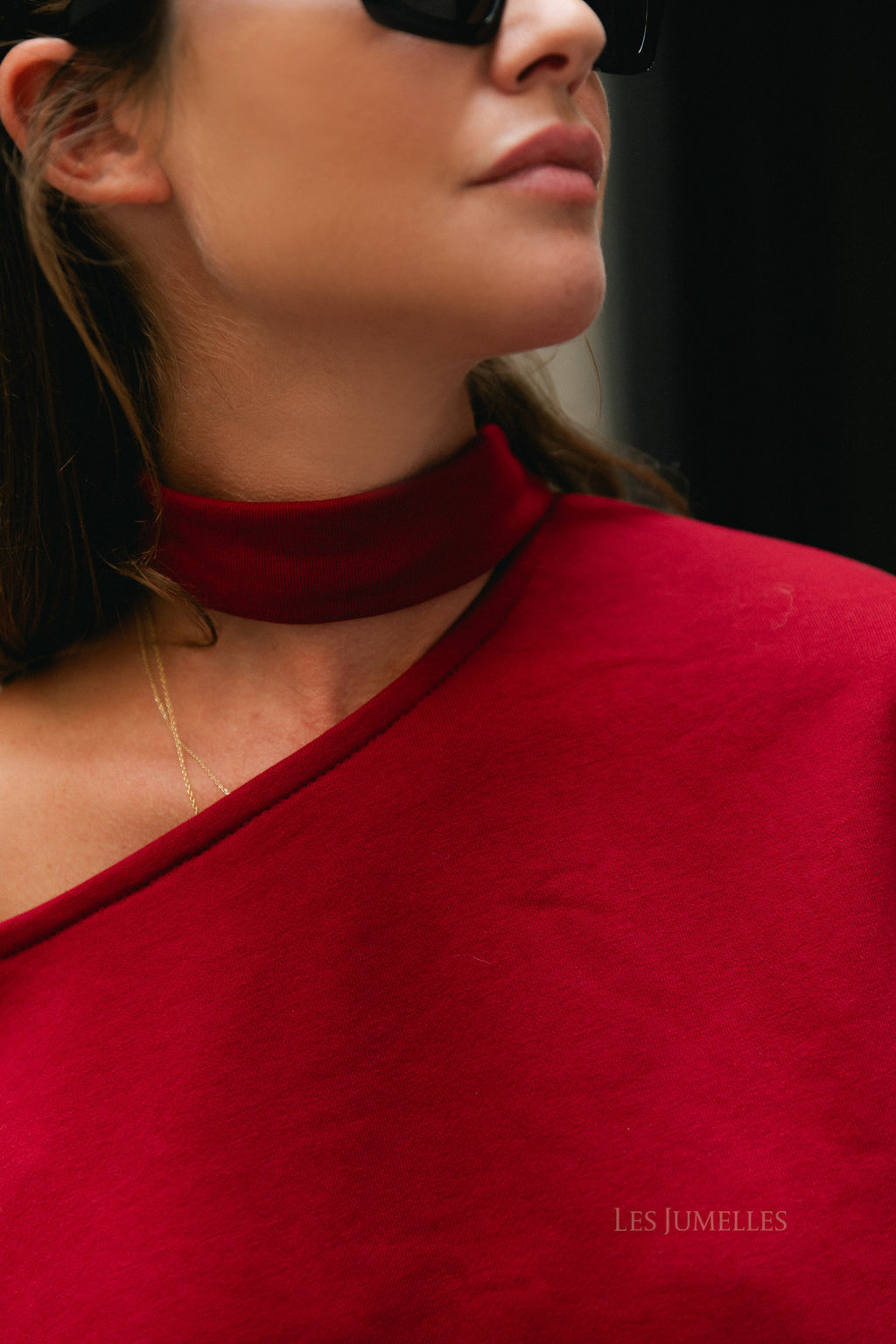 Ava LS open shoulder sweatshirt red dahlia