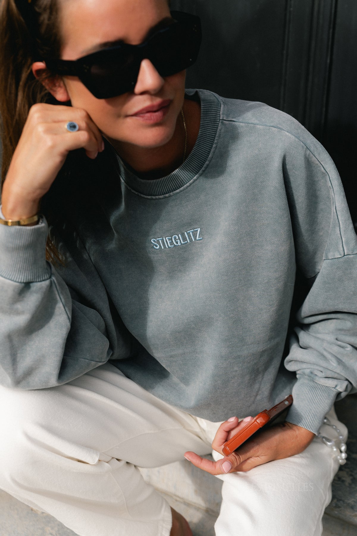 Basic worn-out sweater grey