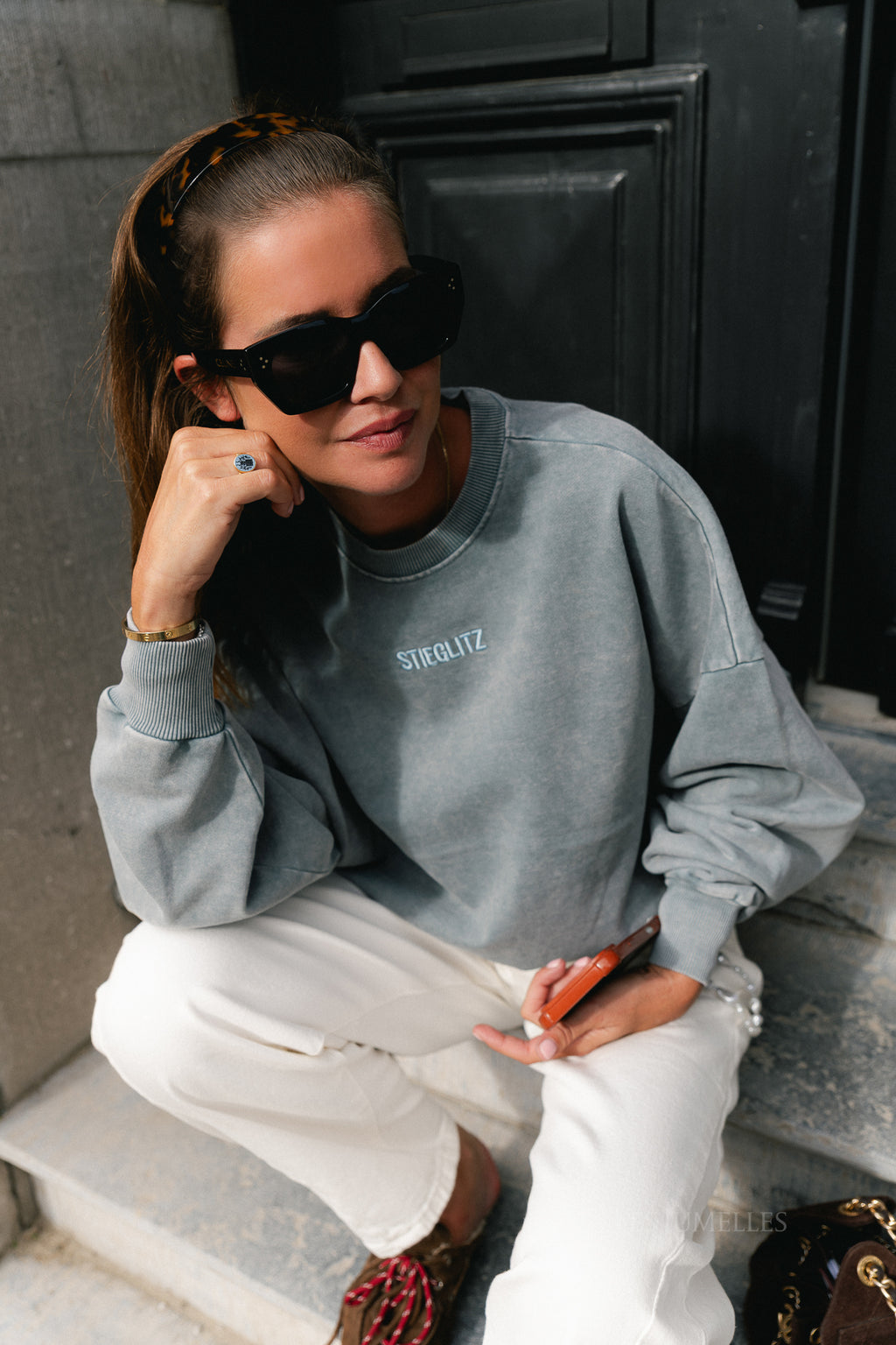 Basic worn-out sweater grey
