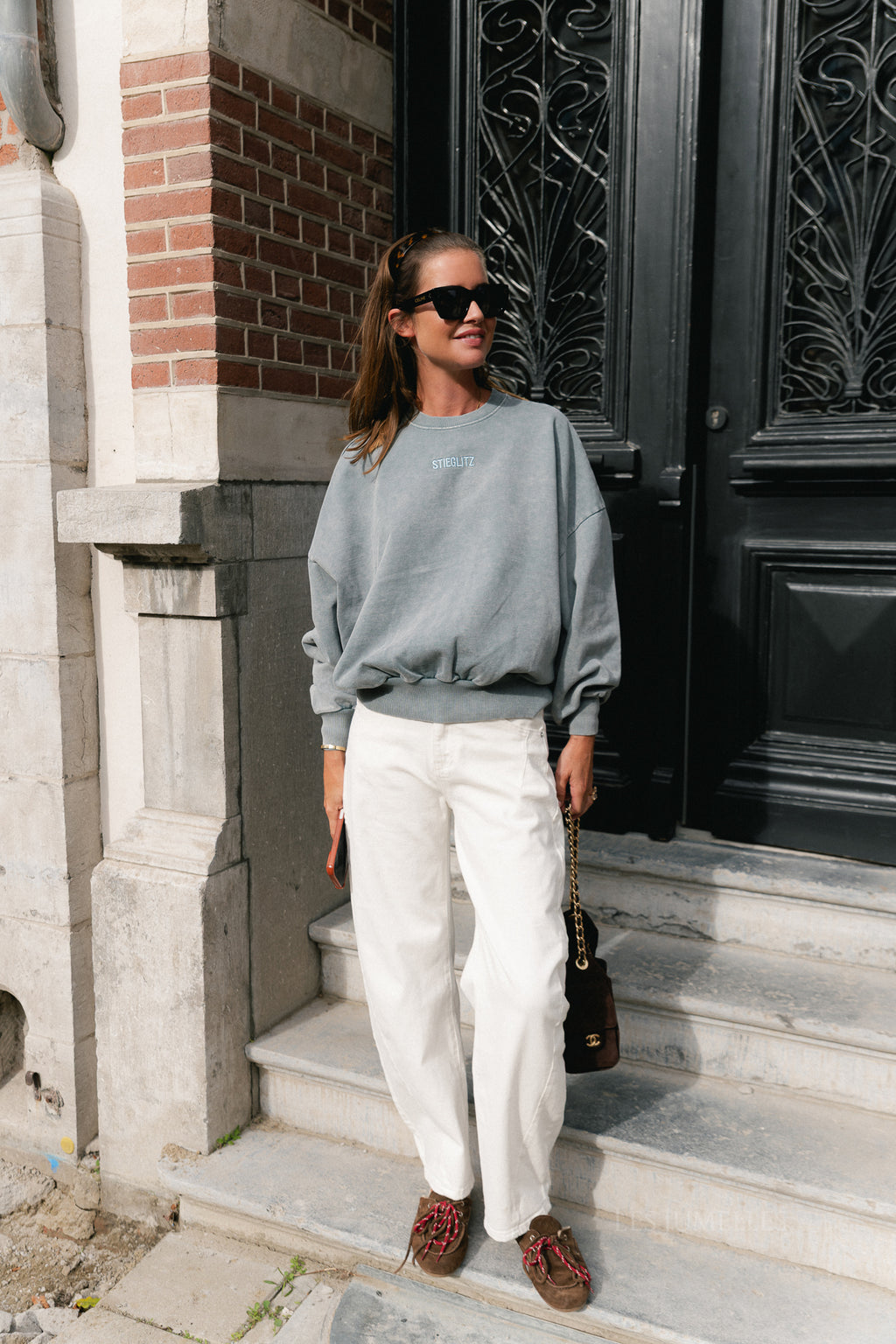 Basic worn-out sweater grey